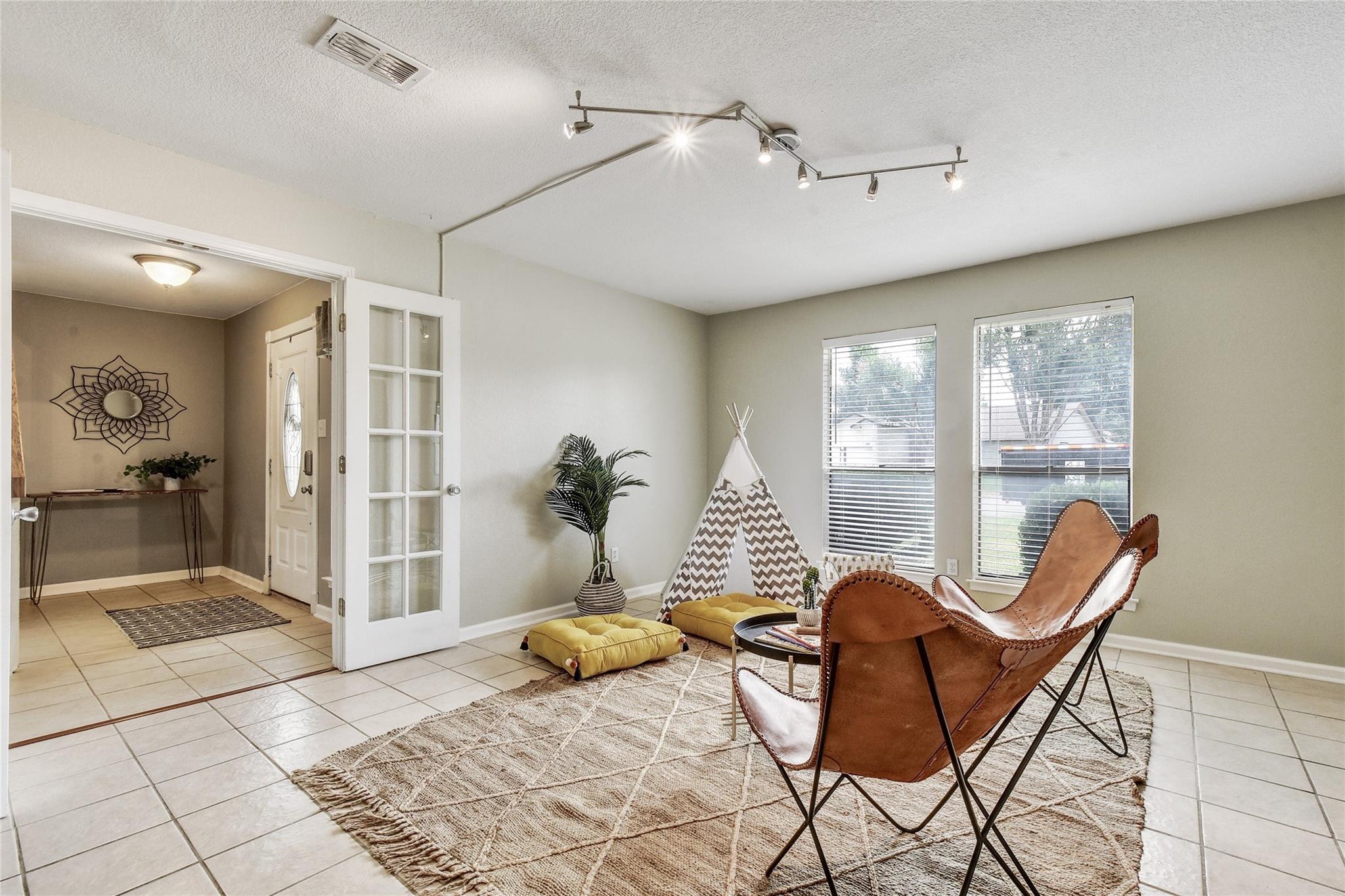 2408 W Messick Loop Property Photo 8