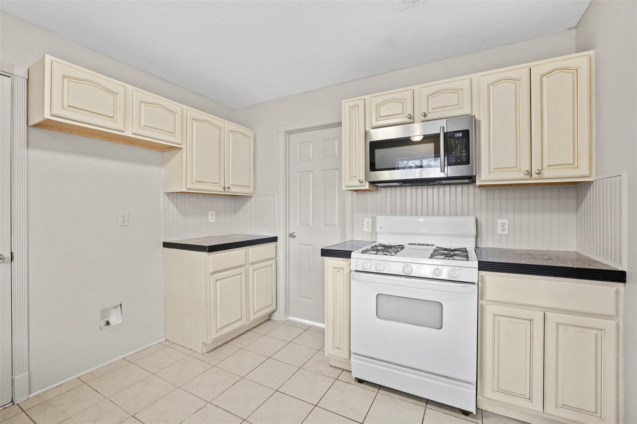 2408 W Messick Loop Property Photo 10