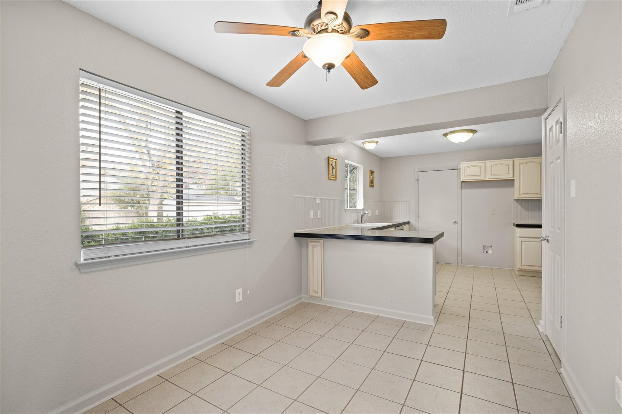 2408 W Messick Loop Property Photo 11
