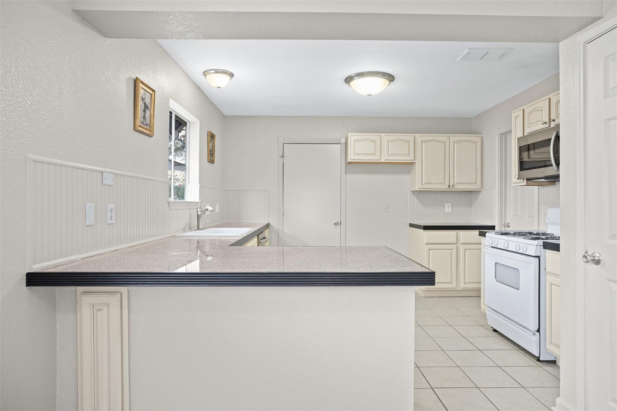 2408 W Messick Loop Property Photo 12