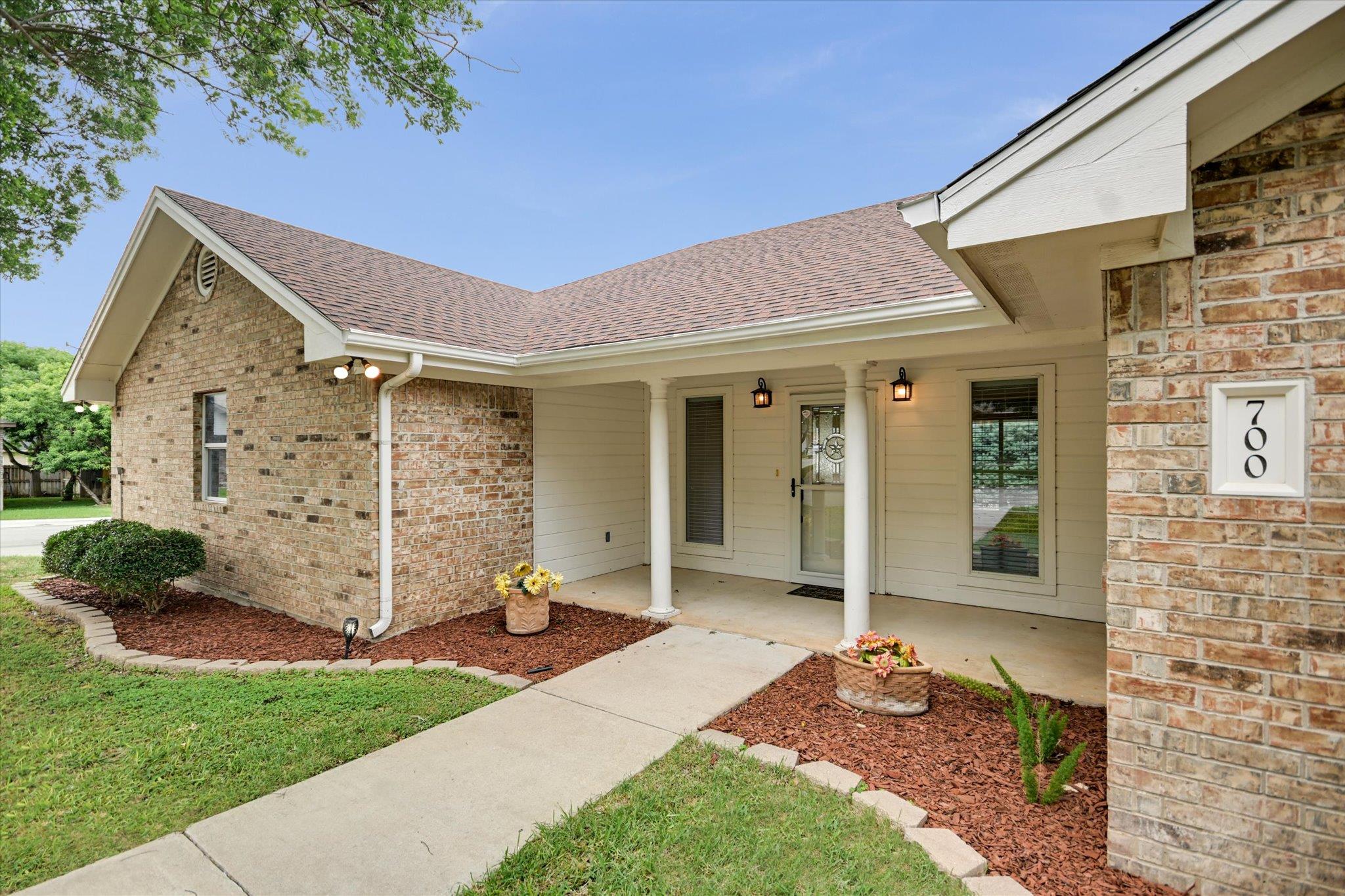 700 Beachwood Property Photo 1