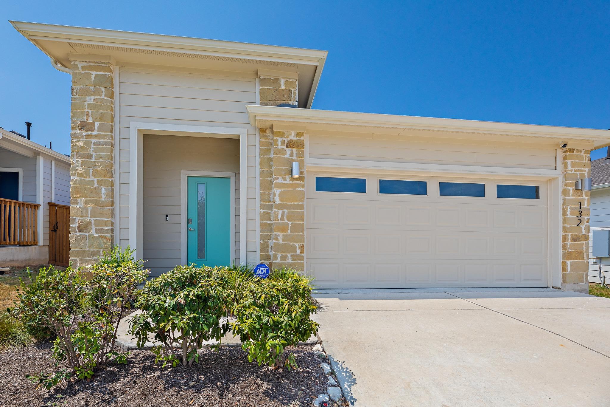 132 Scarborough Way Property Photo 1
