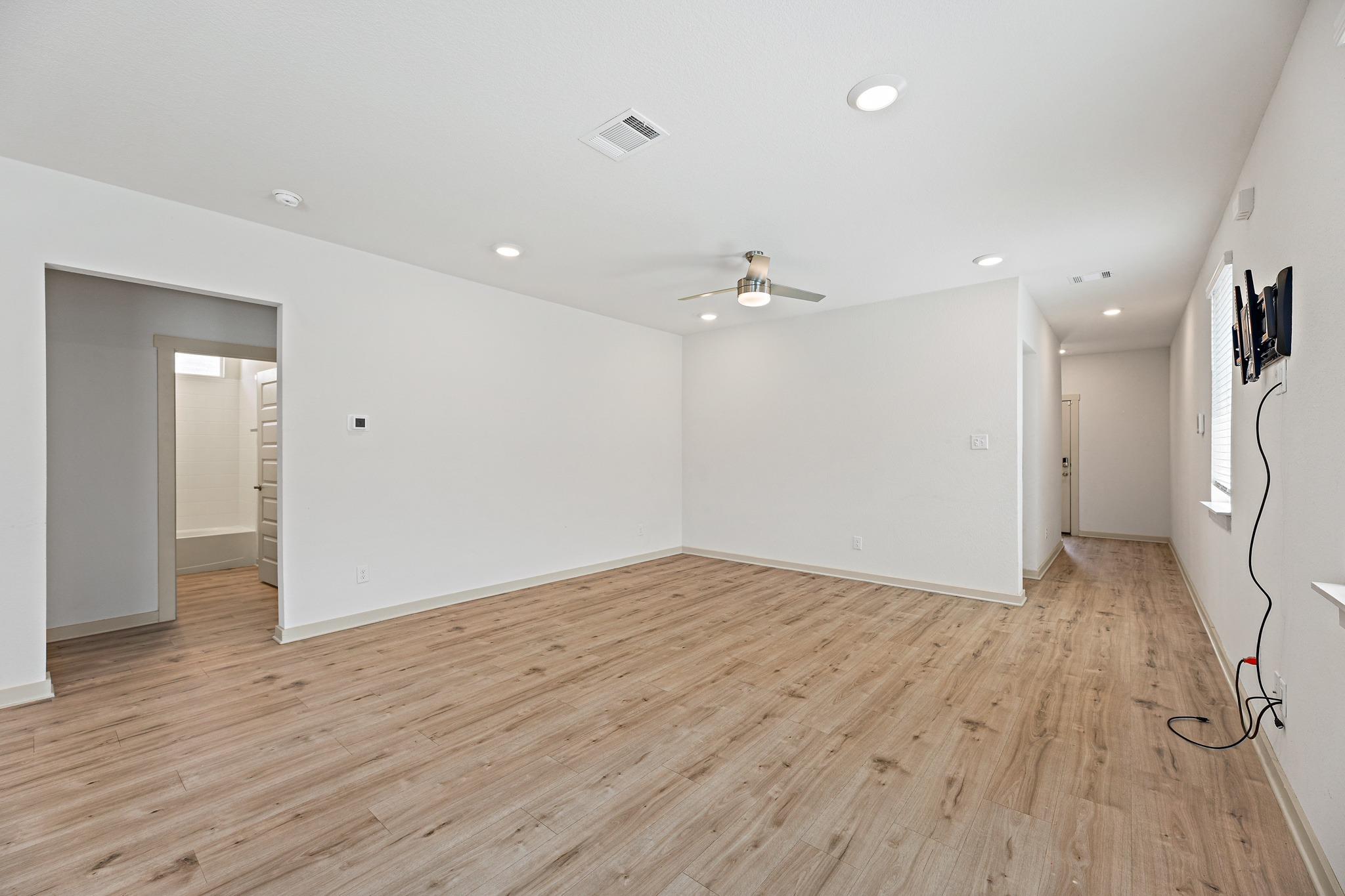132 Scarborough Way Property Photo 9