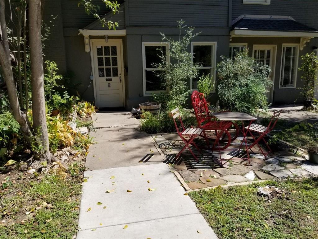 1111 W Nueces St 1a Property Photo 1