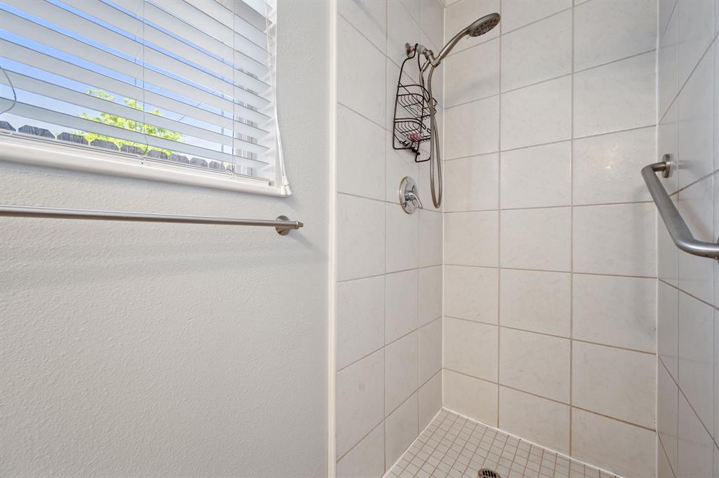2712 Thrushwood Dr #a Property Photo 9