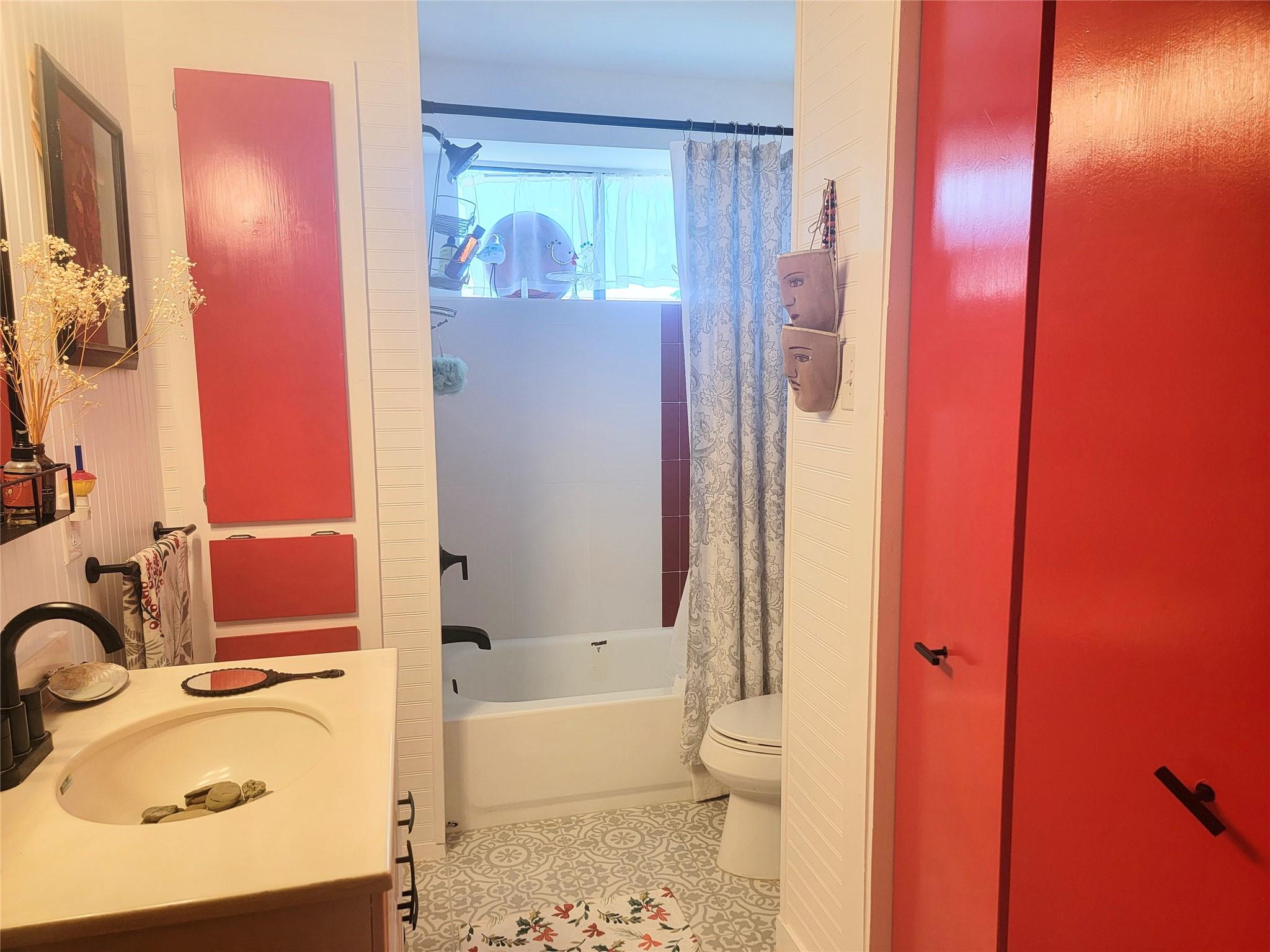 12325 Limerick Ave Property Photo 14