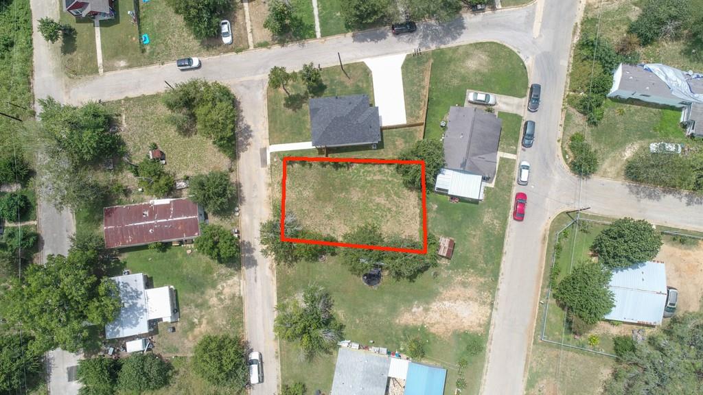 112 Field St Property Photo 2