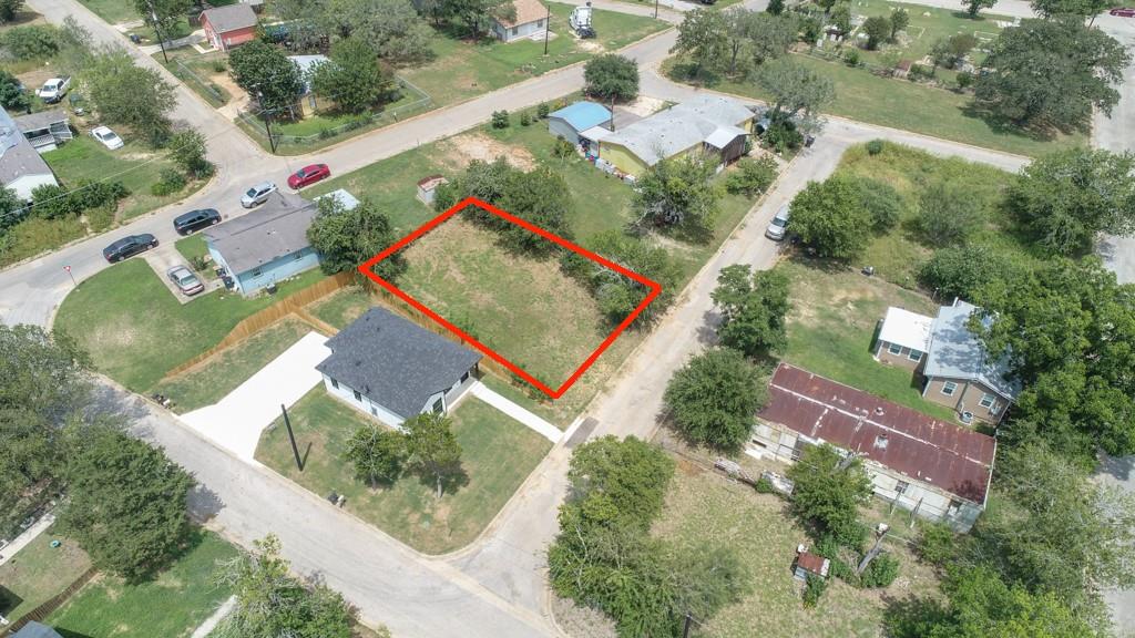 112 Field St Property Photo 3