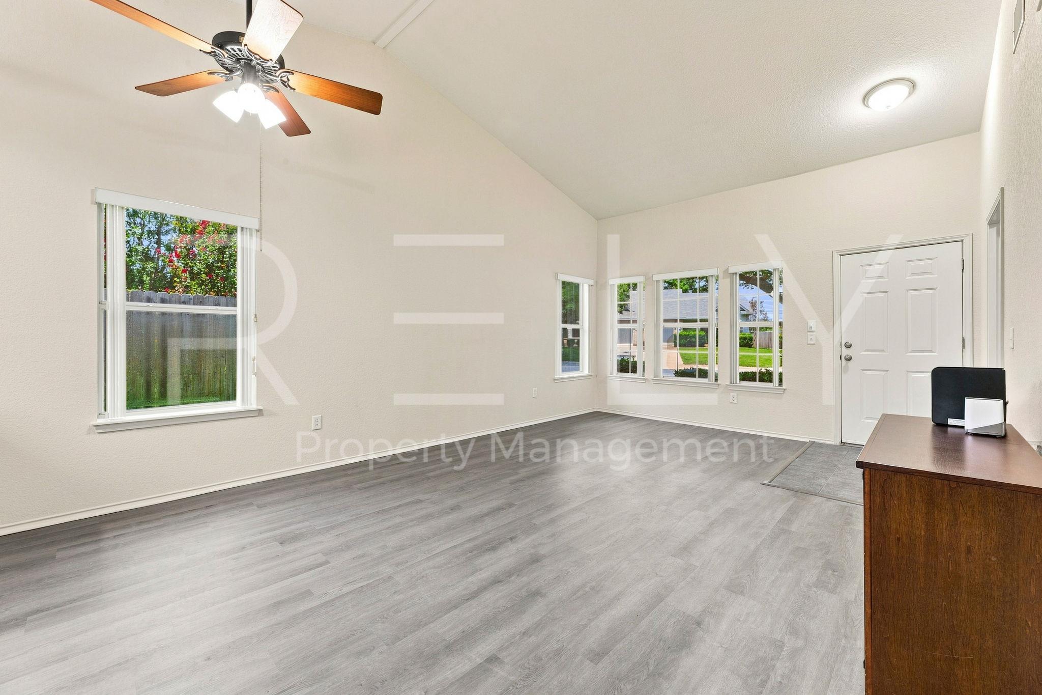 103 Prairie Springs Loop Property Photo 10
