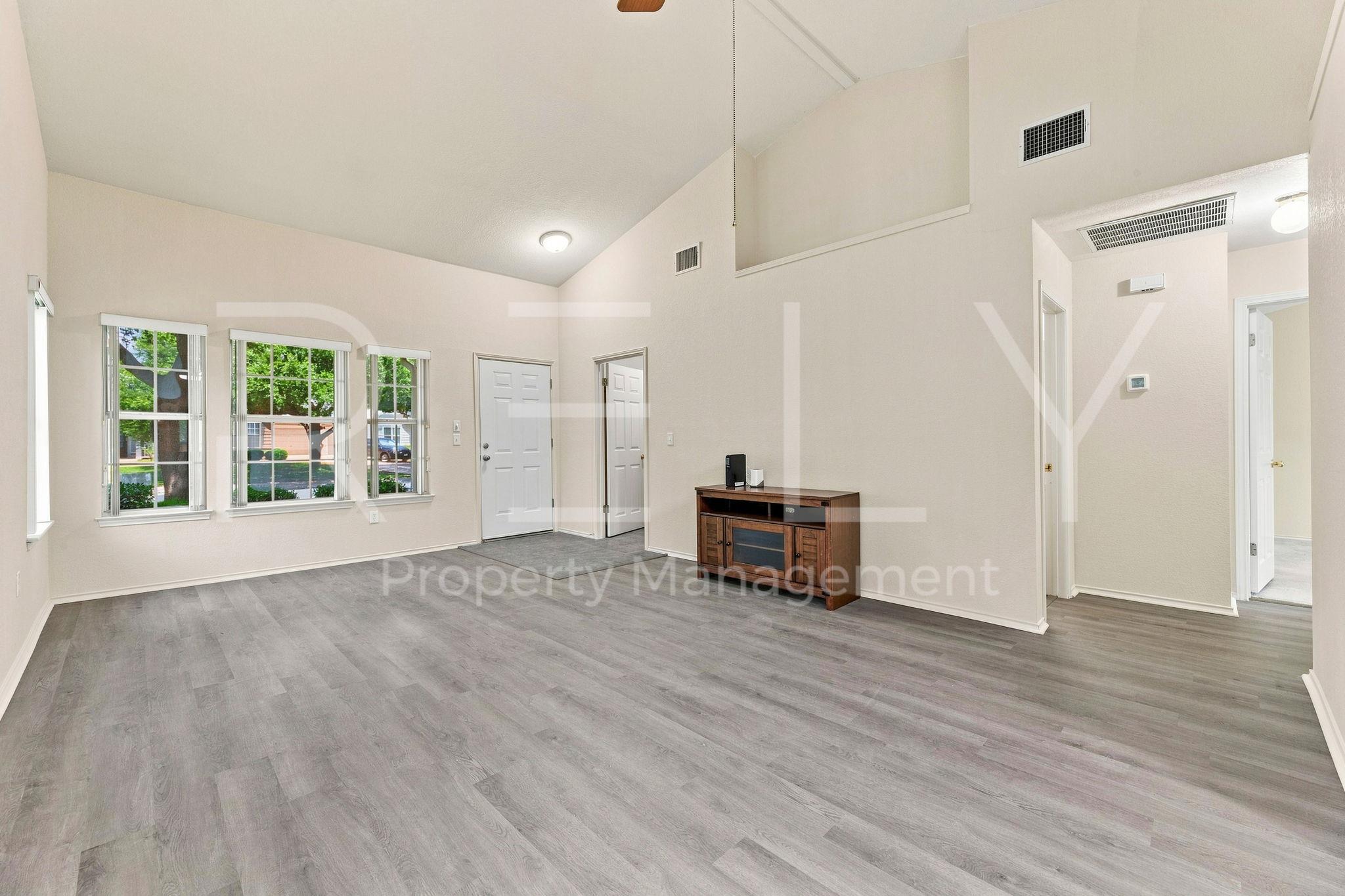 103 Prairie Springs Loop Property Photo 11