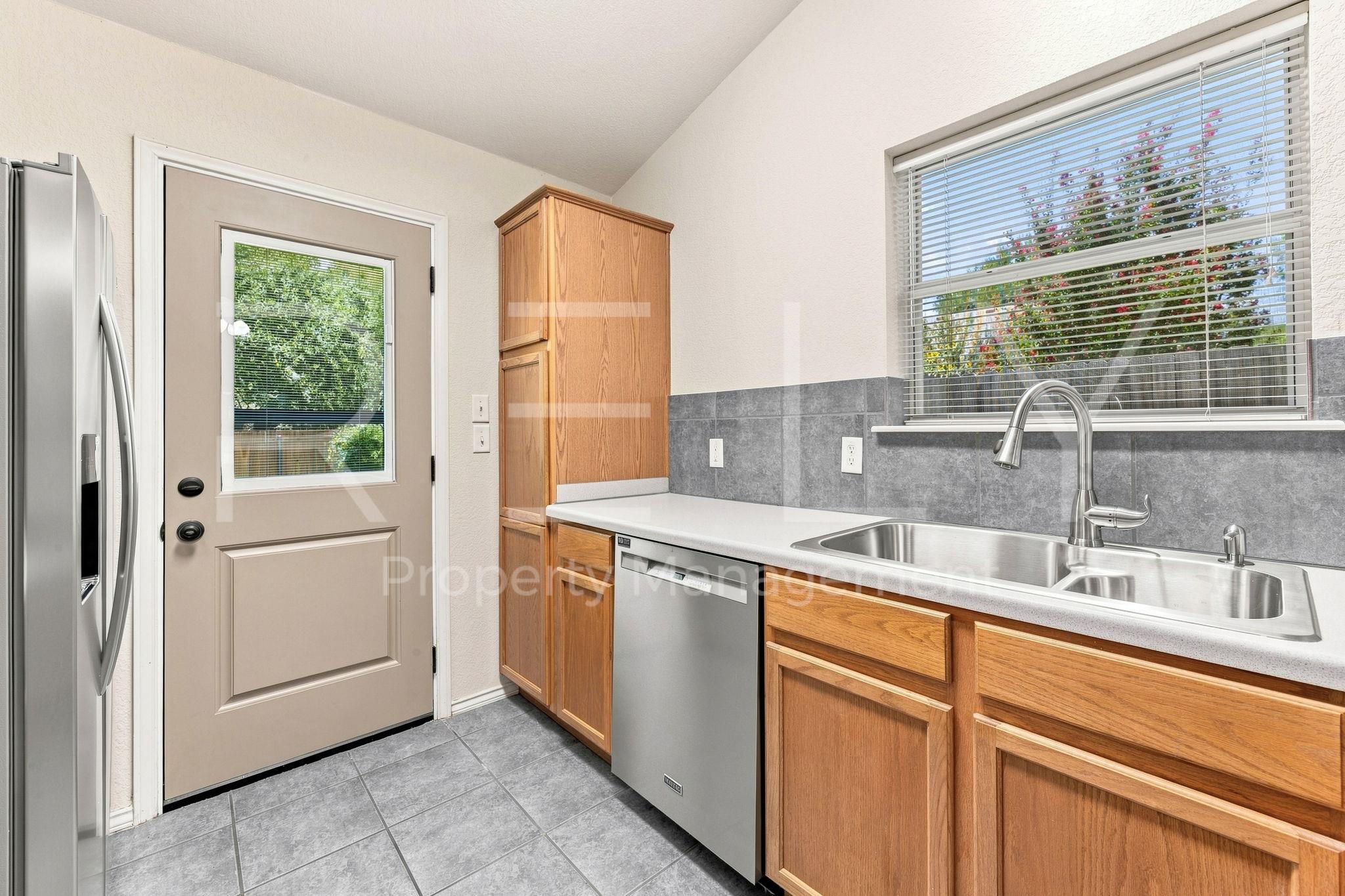103 Prairie Springs Loop Property Photo 15