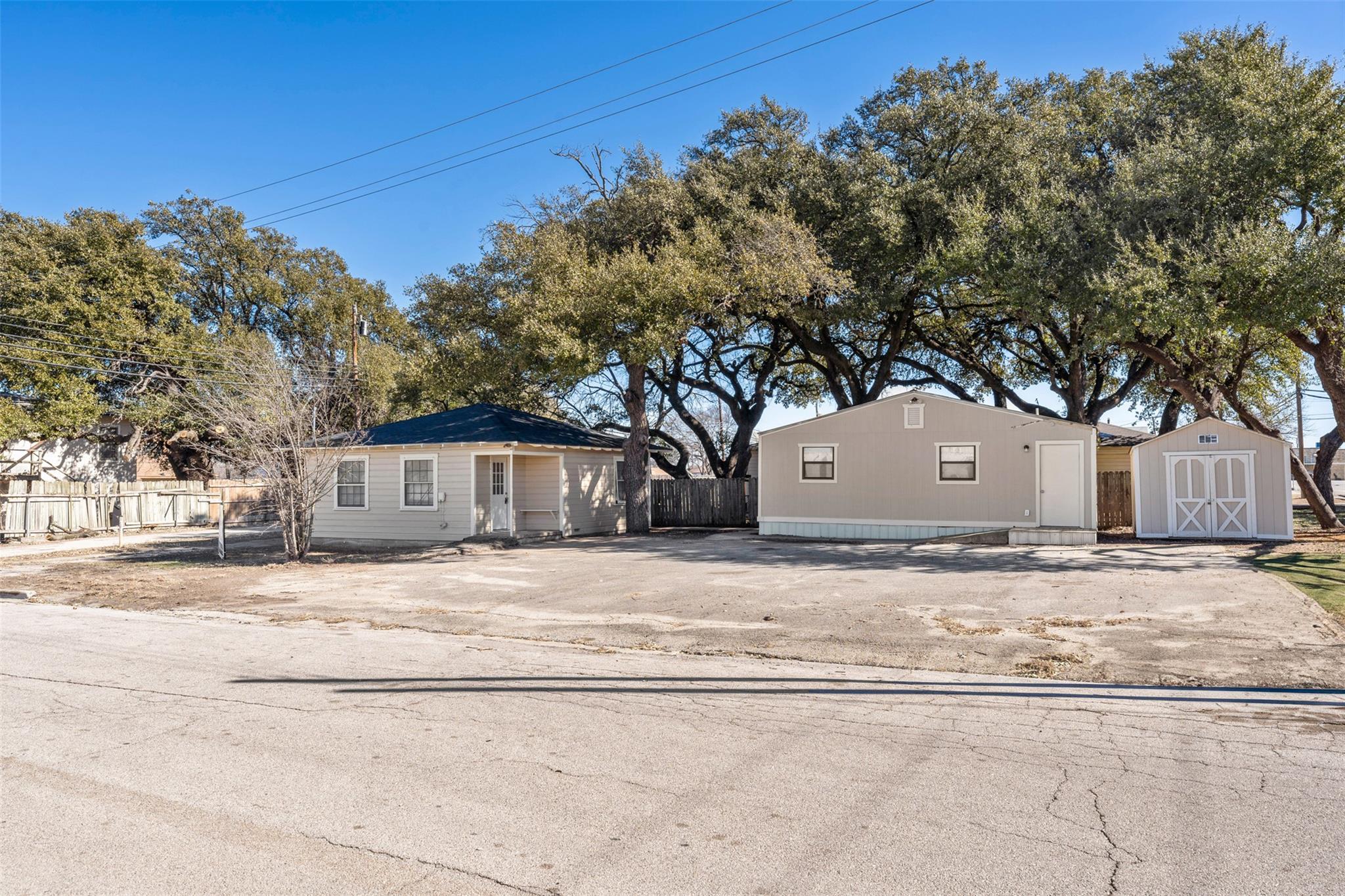 Crossroads Real Estate Listings Main Image