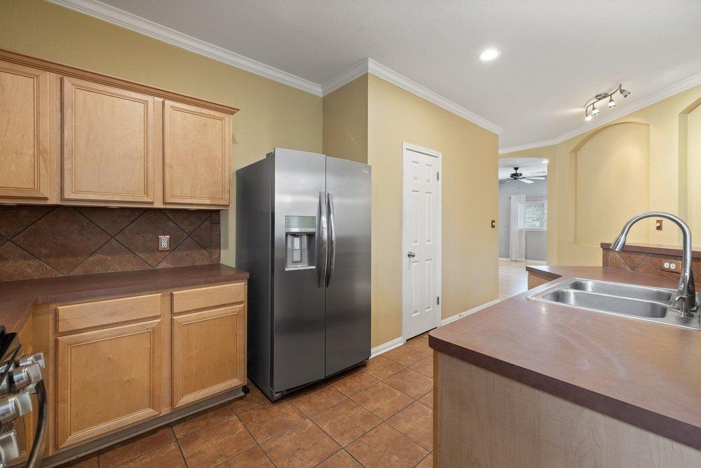 347 Spring Dr Property Photo 12