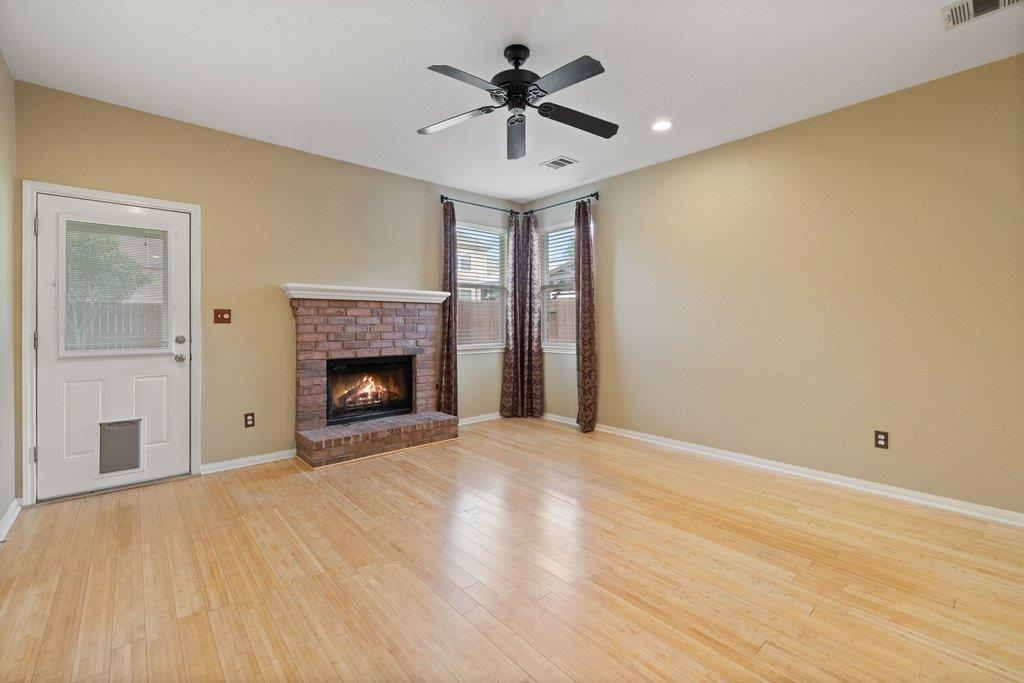 347 Spring Dr Property Photo 22