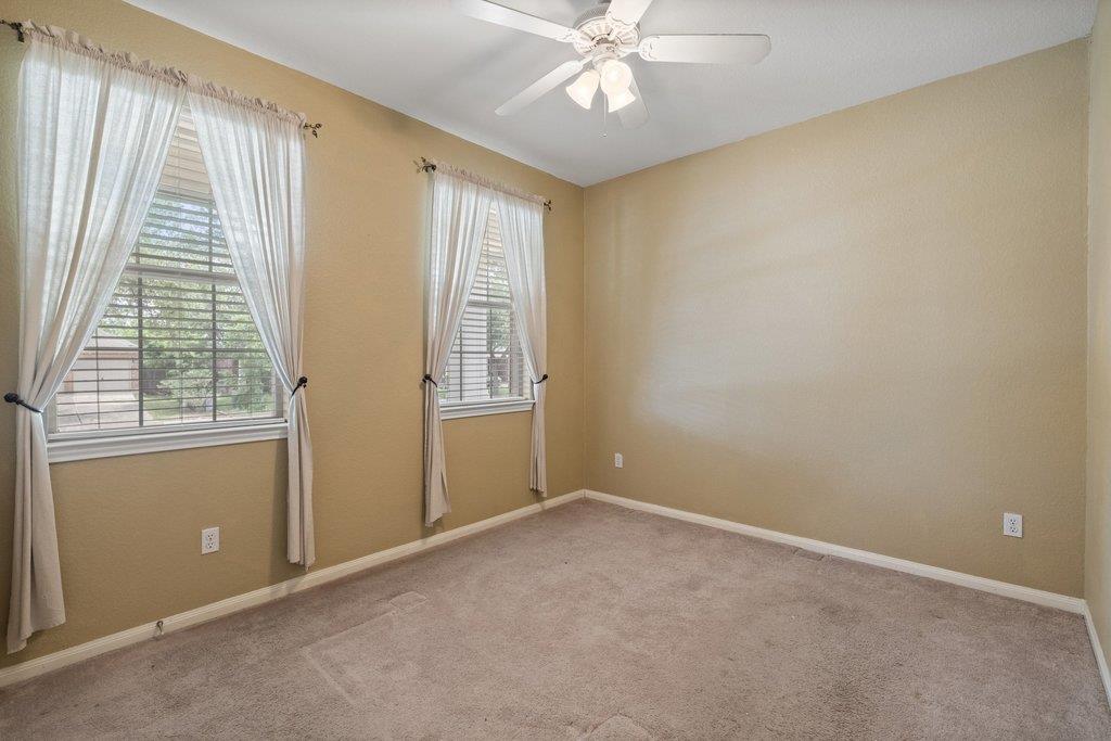 347 Spring Dr Property Photo 25