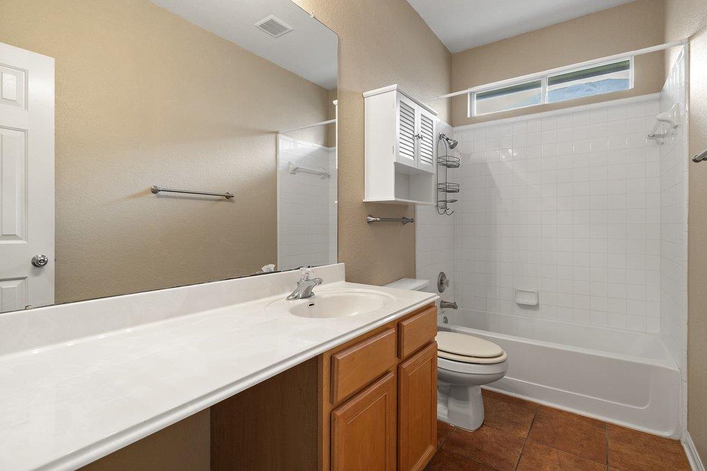 347 Spring Dr Property Photo 26