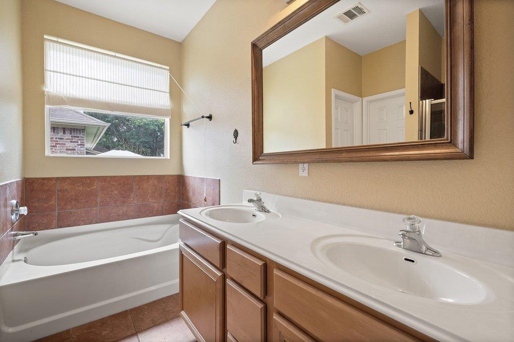 347 Spring Dr Property Photo 30