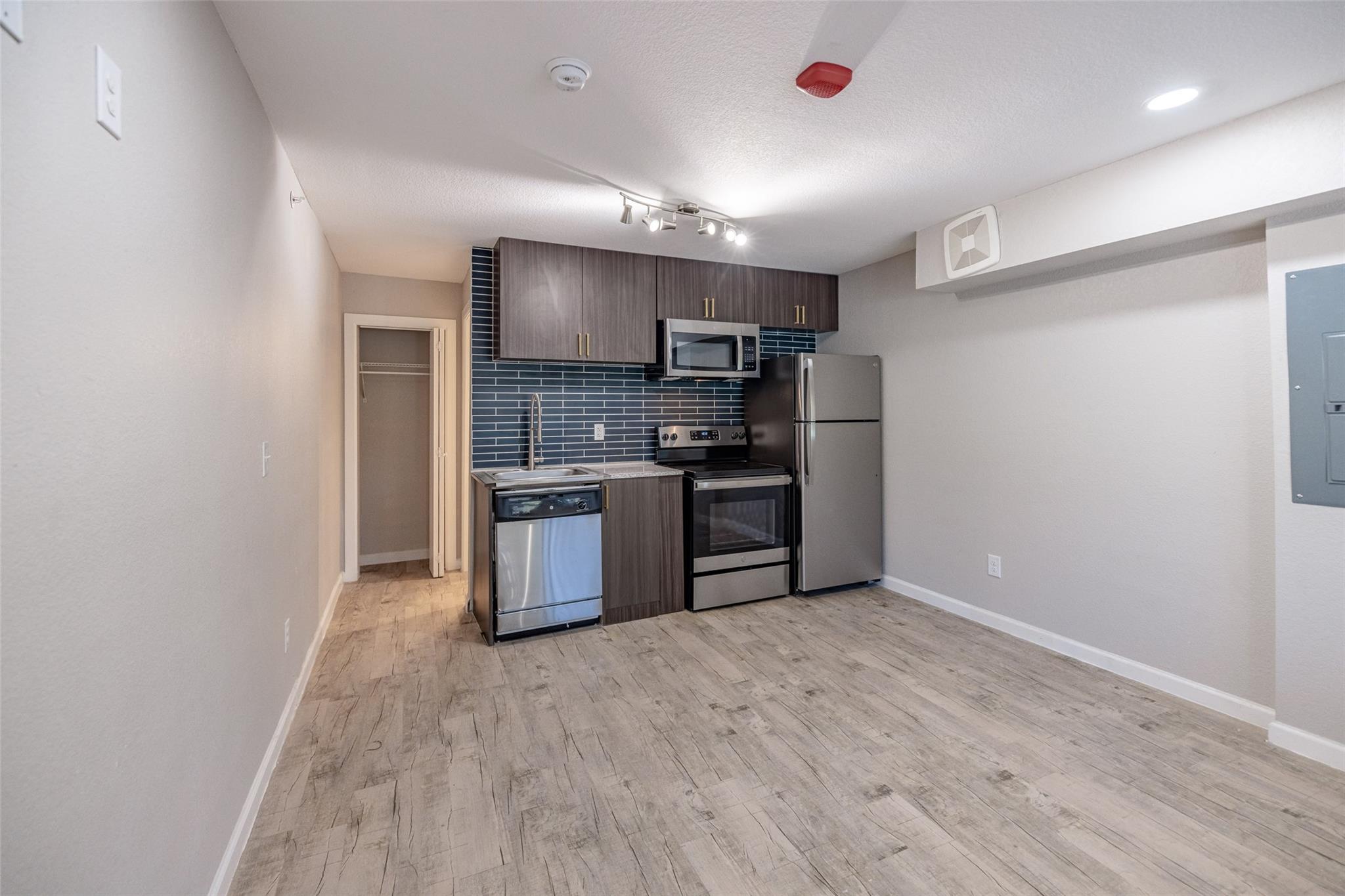9220 N Interstate 35 None Property Photo 7