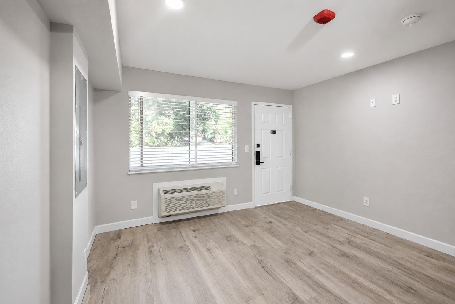 9220 N Interstate 35 None Property Photo 9