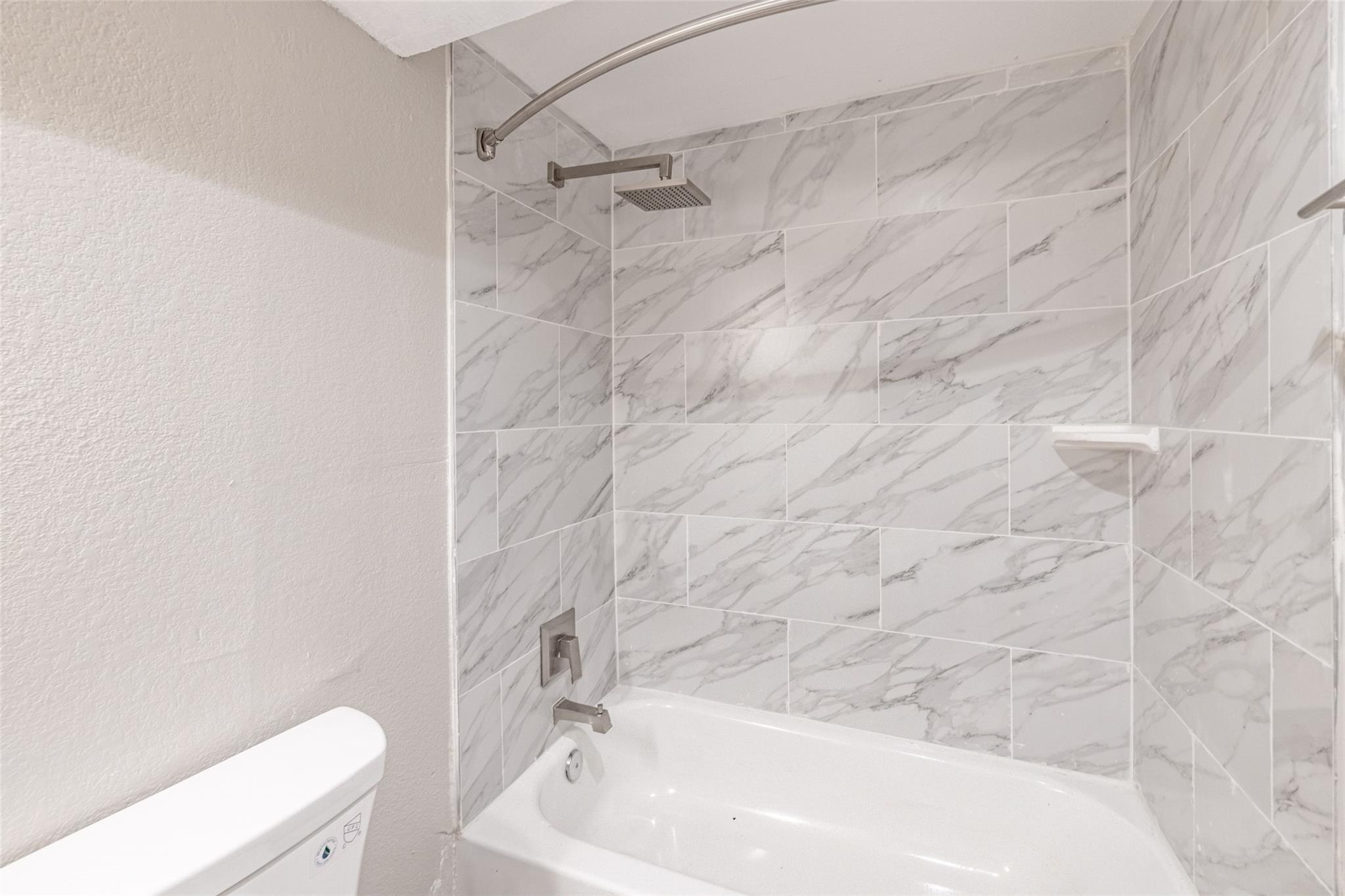 9220 N Interstate 35 None Property Photo 11
