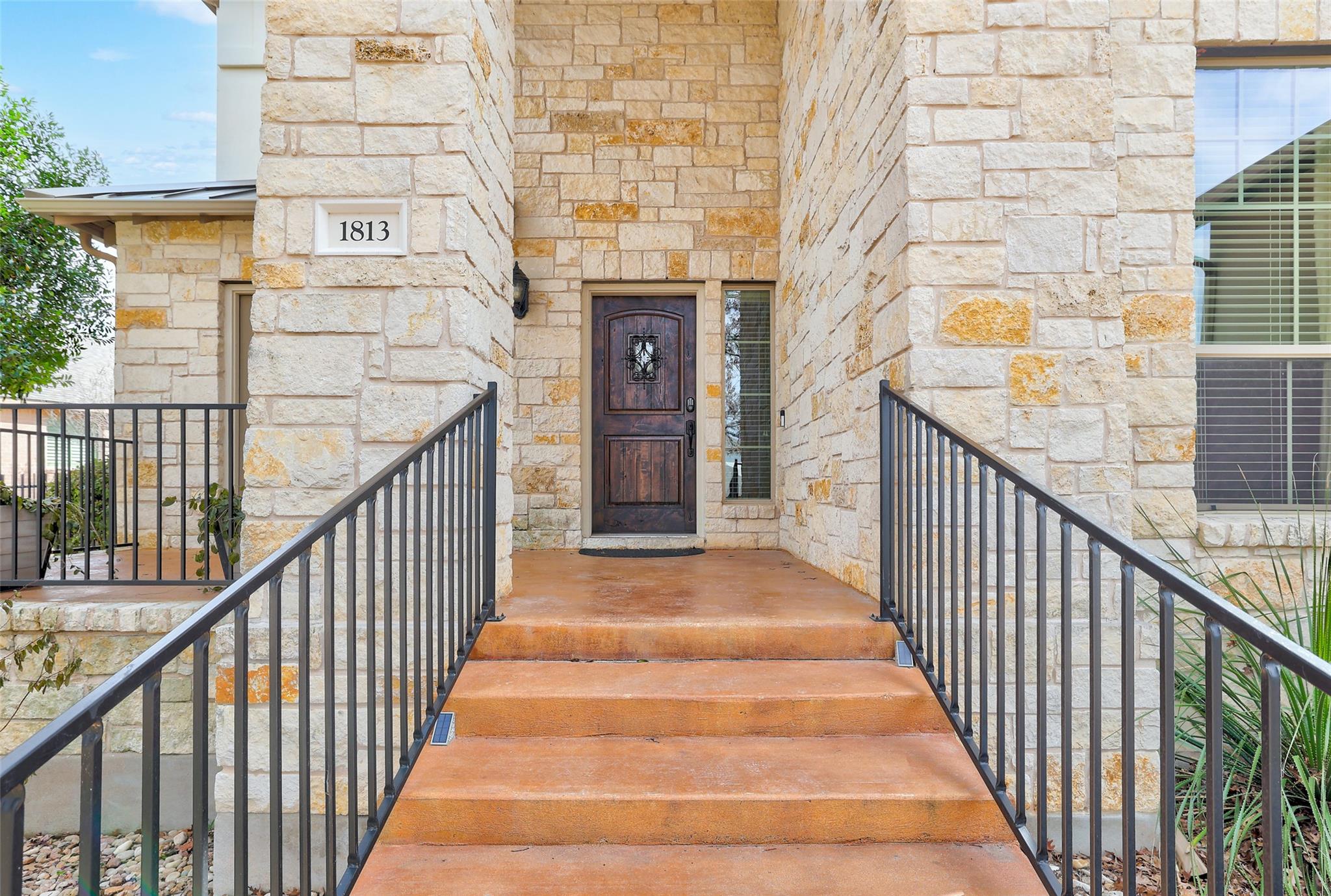 1813 Harvest Dance Dr Property Photo 2