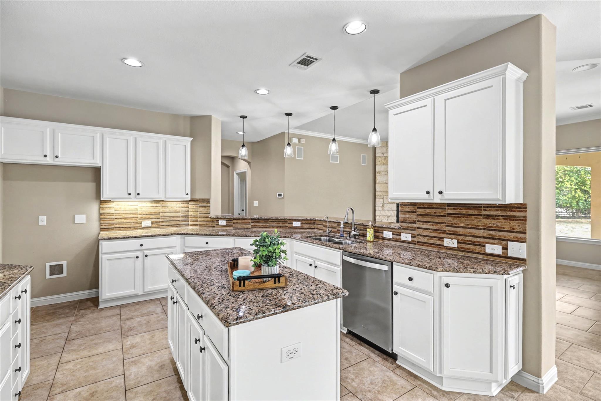 1813 Harvest Dance Dr Property Photo 10