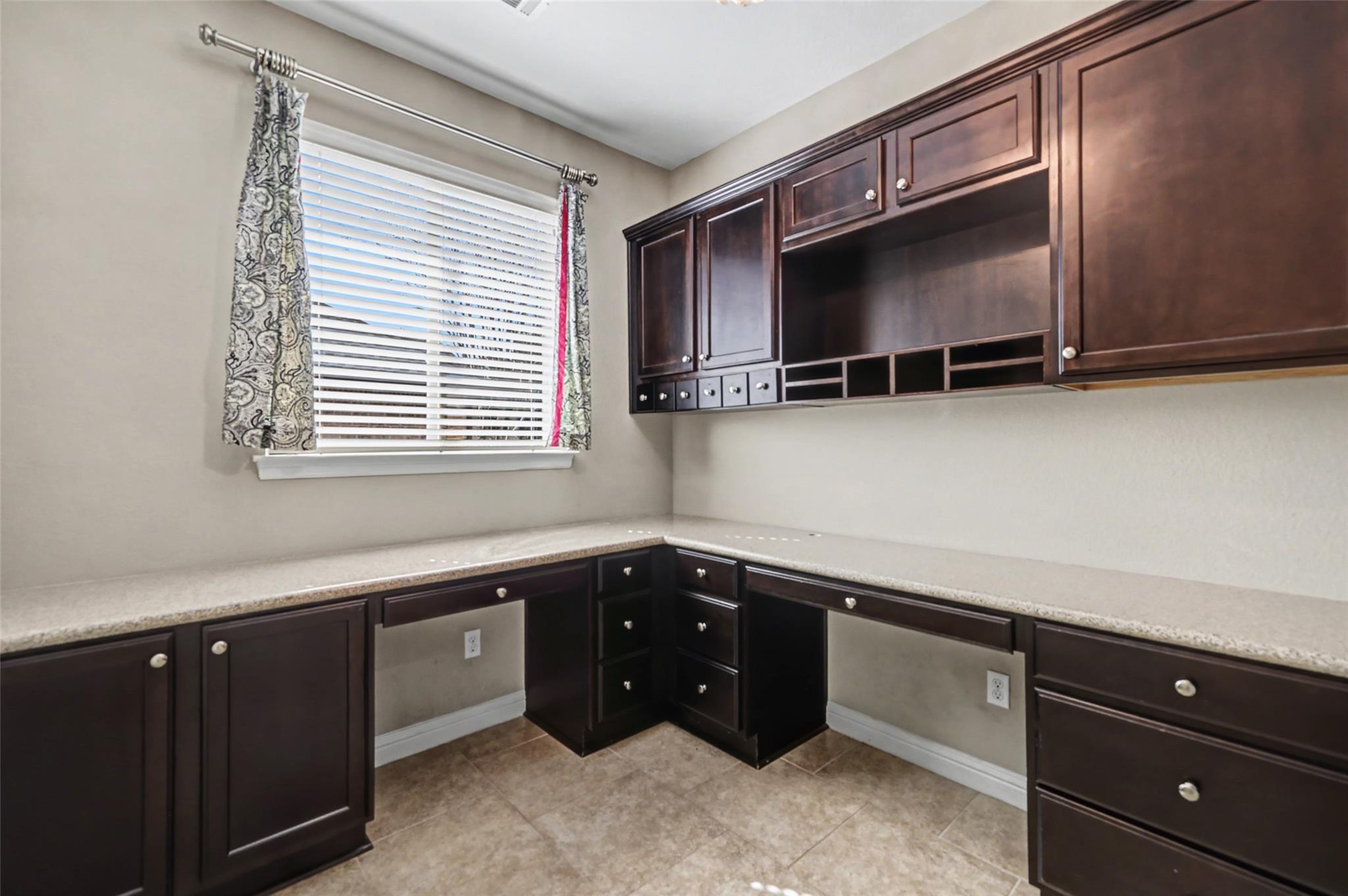 1813 Harvest Dance Dr Property Photo 15