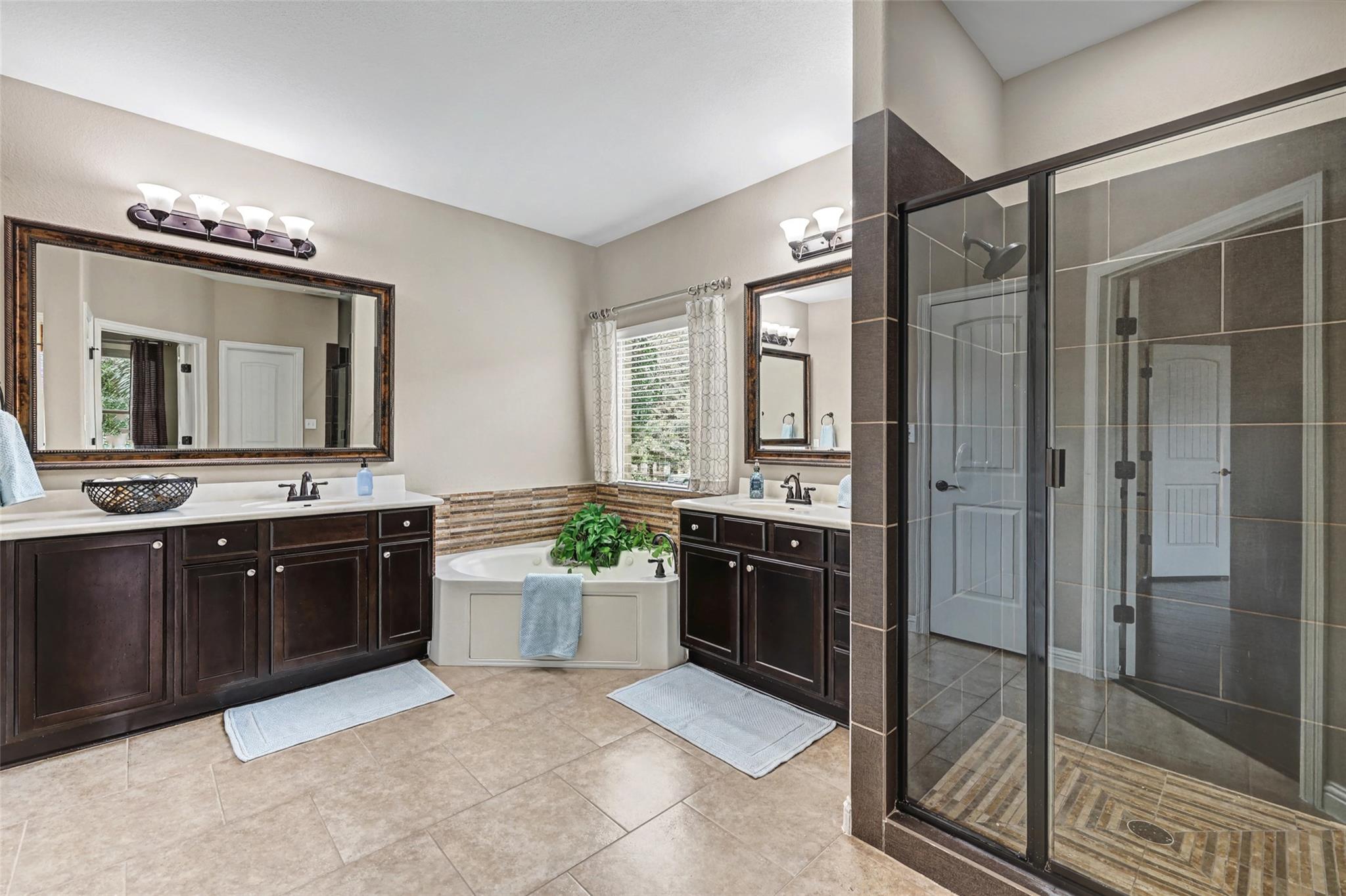 1813 Harvest Dance Dr Property Photo 17