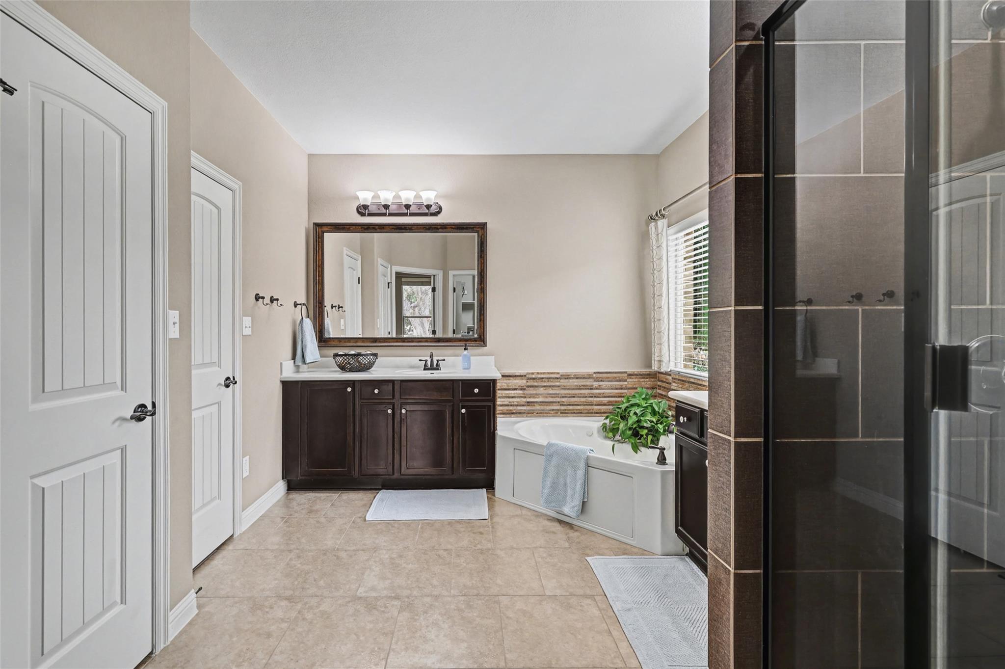 1813 Harvest Dance Dr Property Photo 18