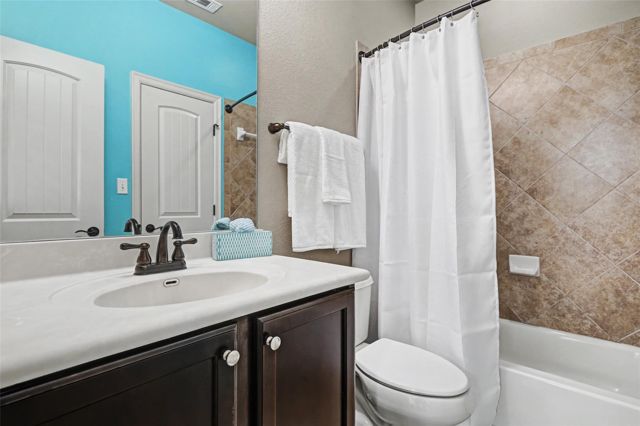 1813 Harvest Dance Dr Property Photo 23