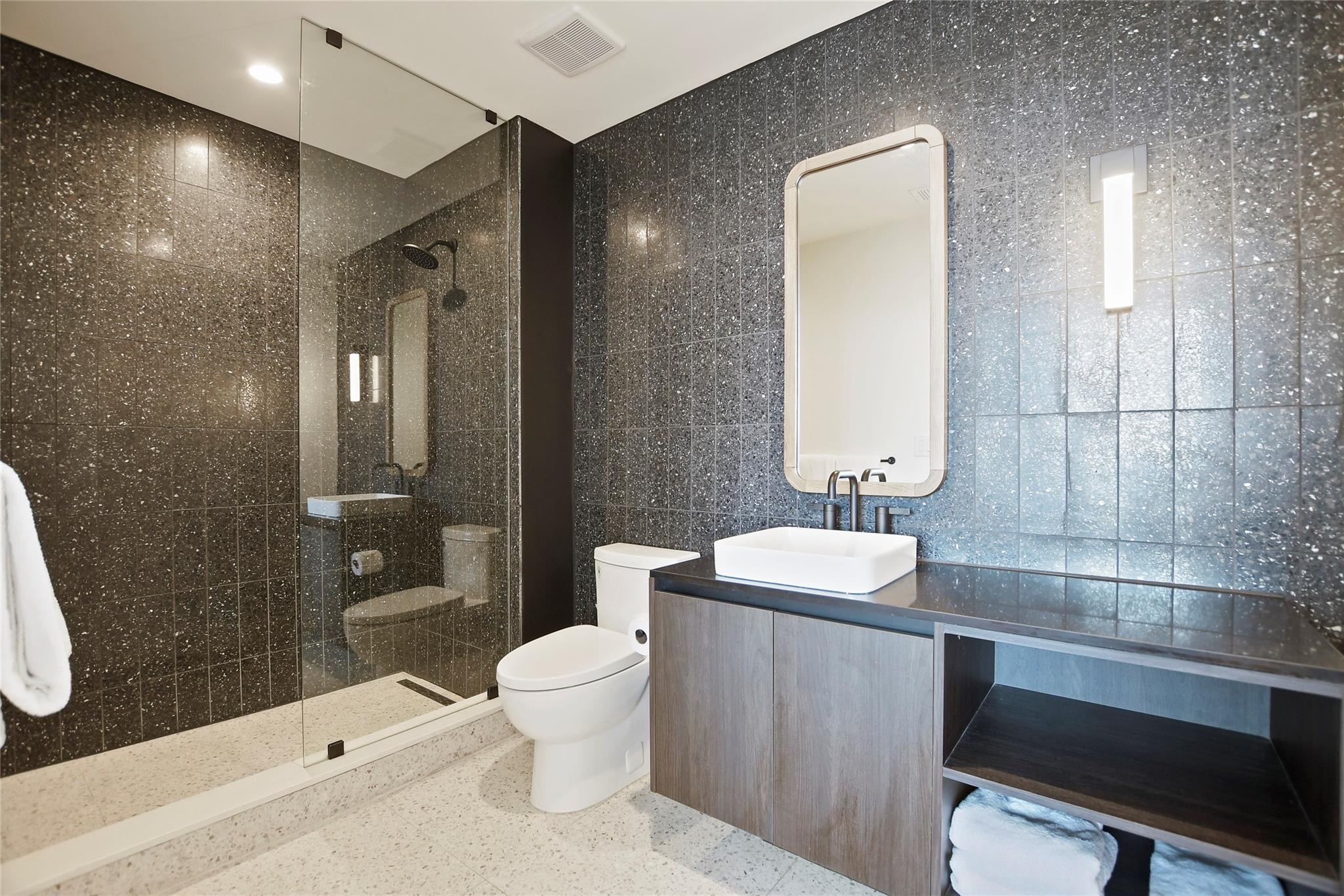48 East Ave 1701 Property Photo 8