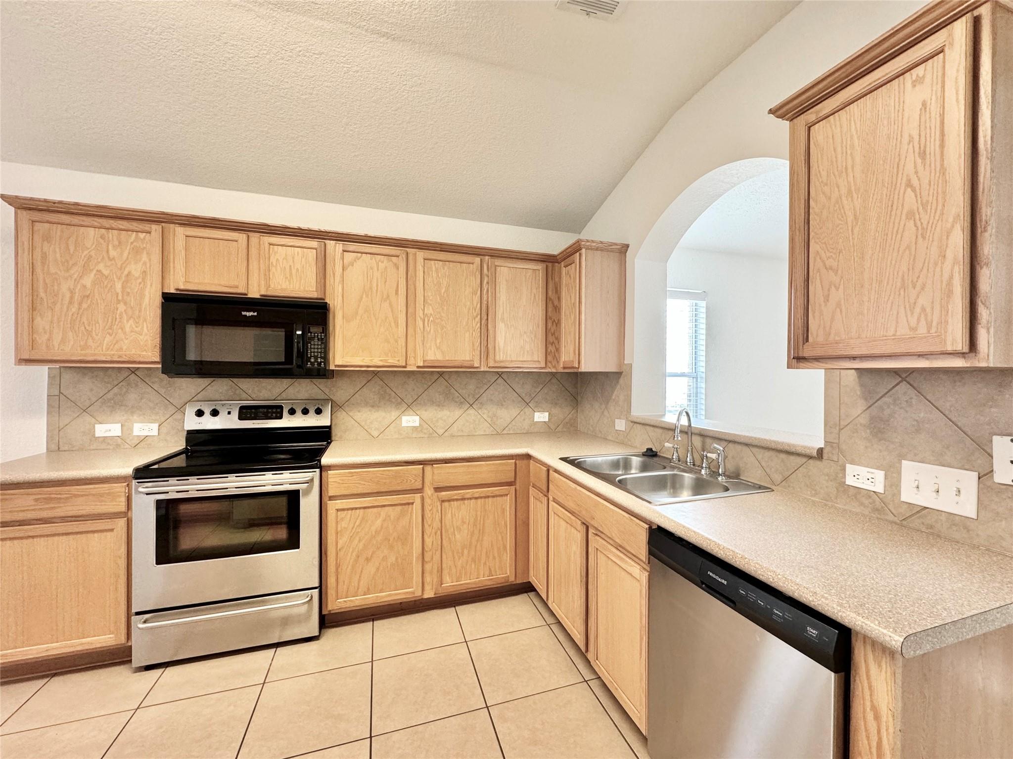 1015 Aiken Dr Property Photo 16