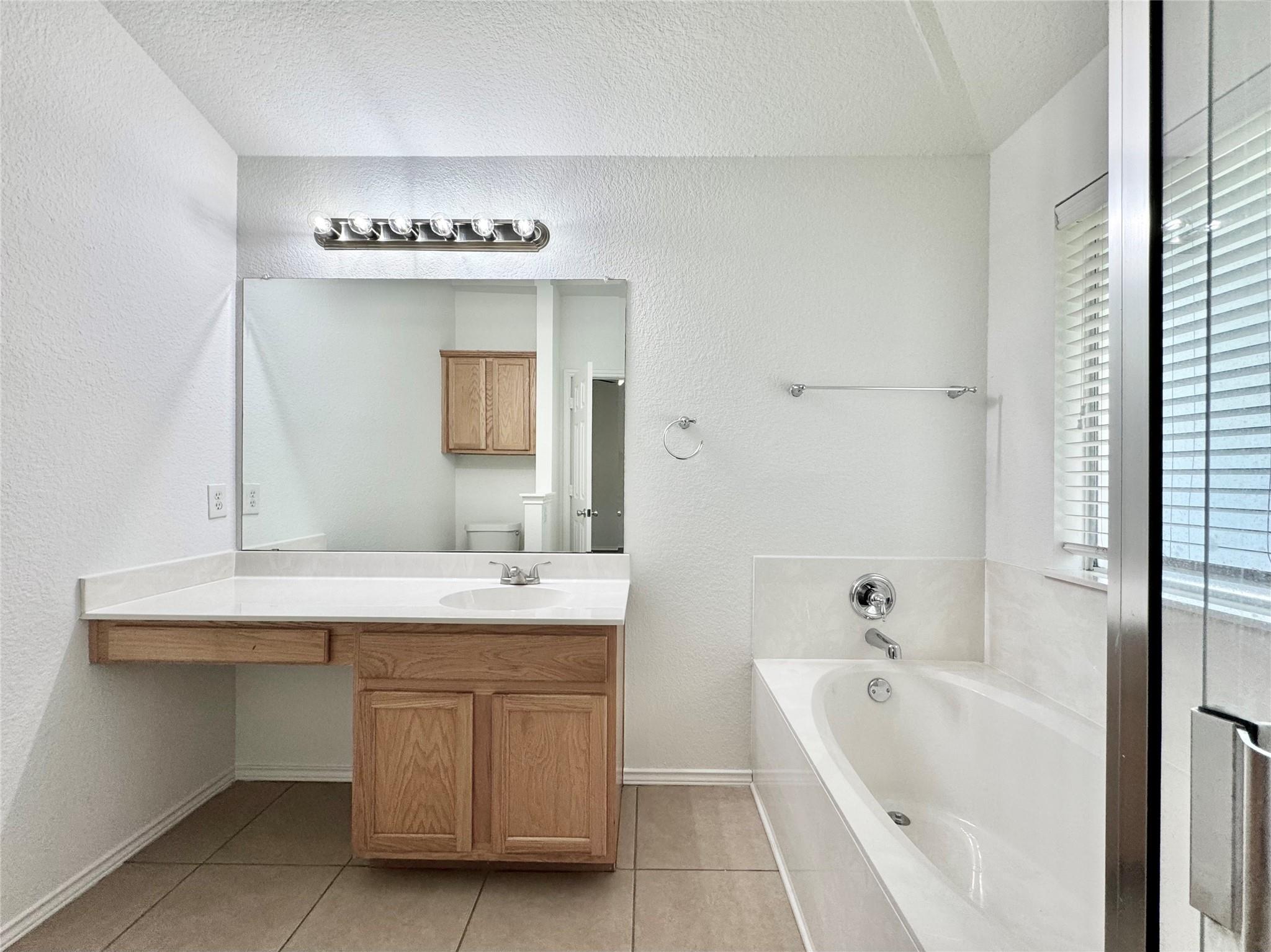 1015 Aiken Dr Property Photo 21