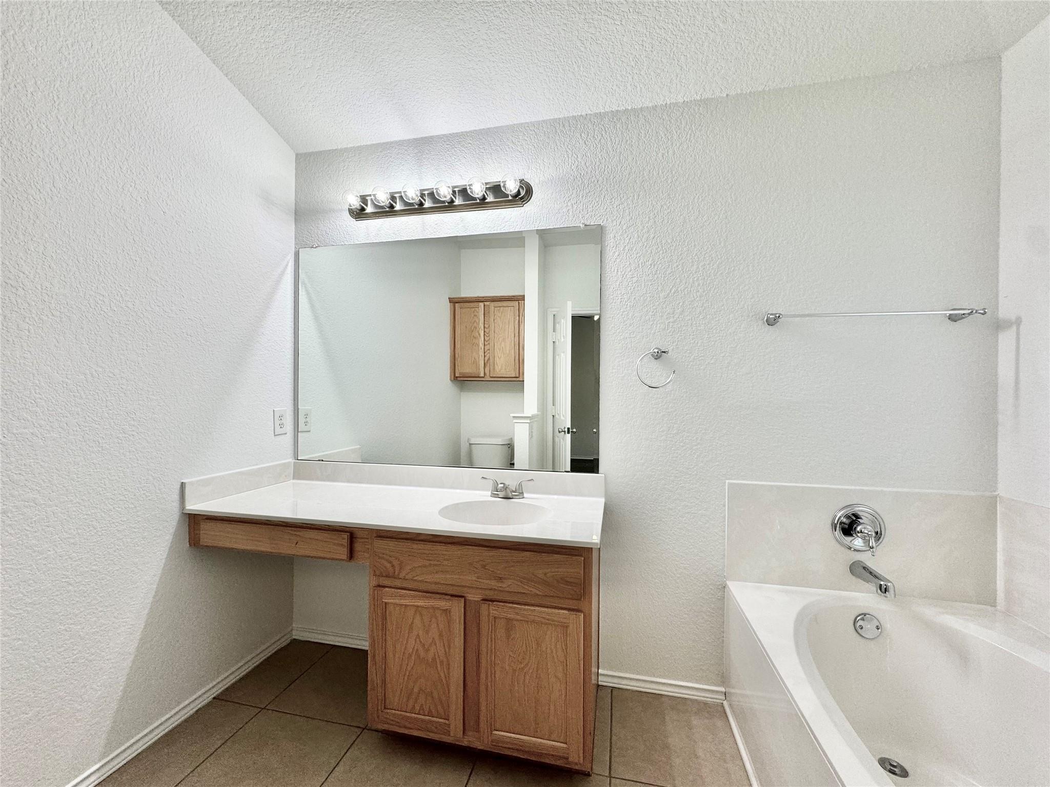 1015 Aiken Dr Property Photo 22