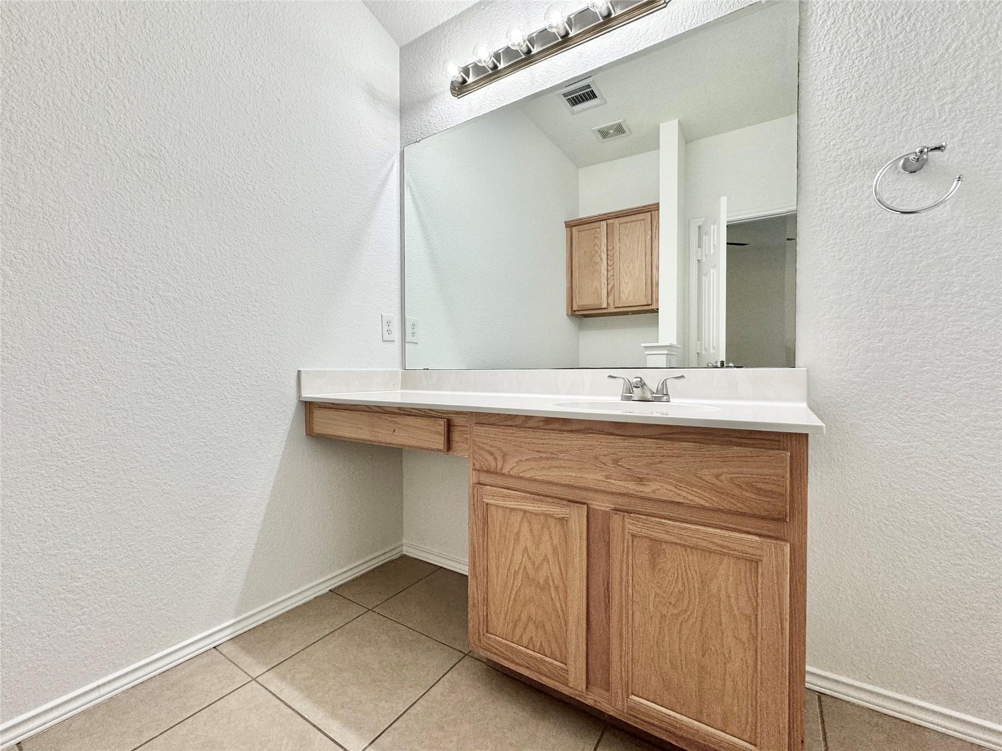 1015 Aiken Dr Property Photo 23