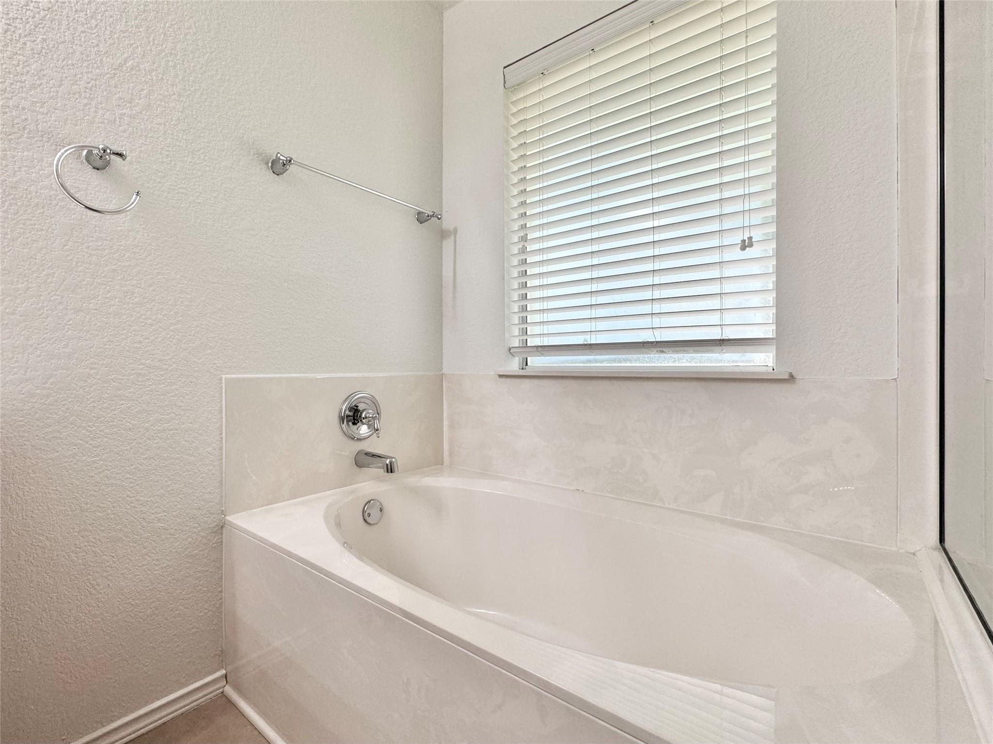 1015 Aiken Dr Property Photo 28