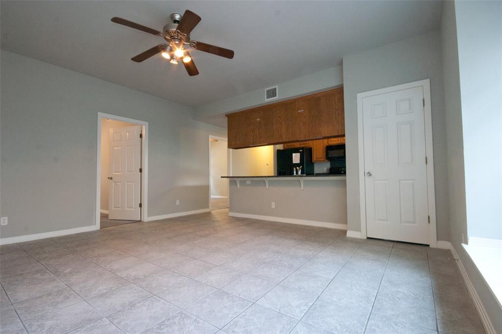 2410 Leon St #102 Property Photo 8