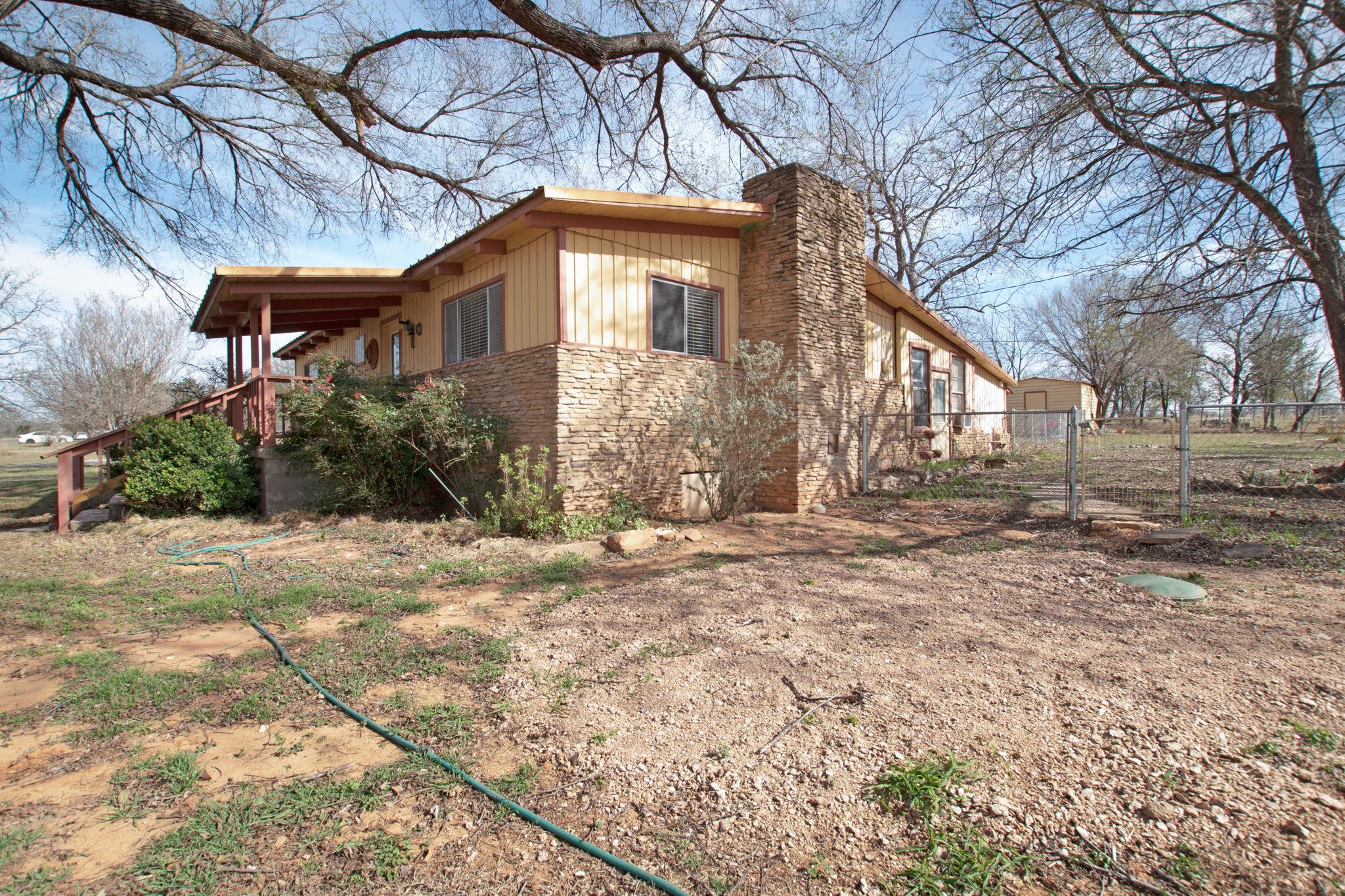 502 N River Oaks Dr Property Photo 2
