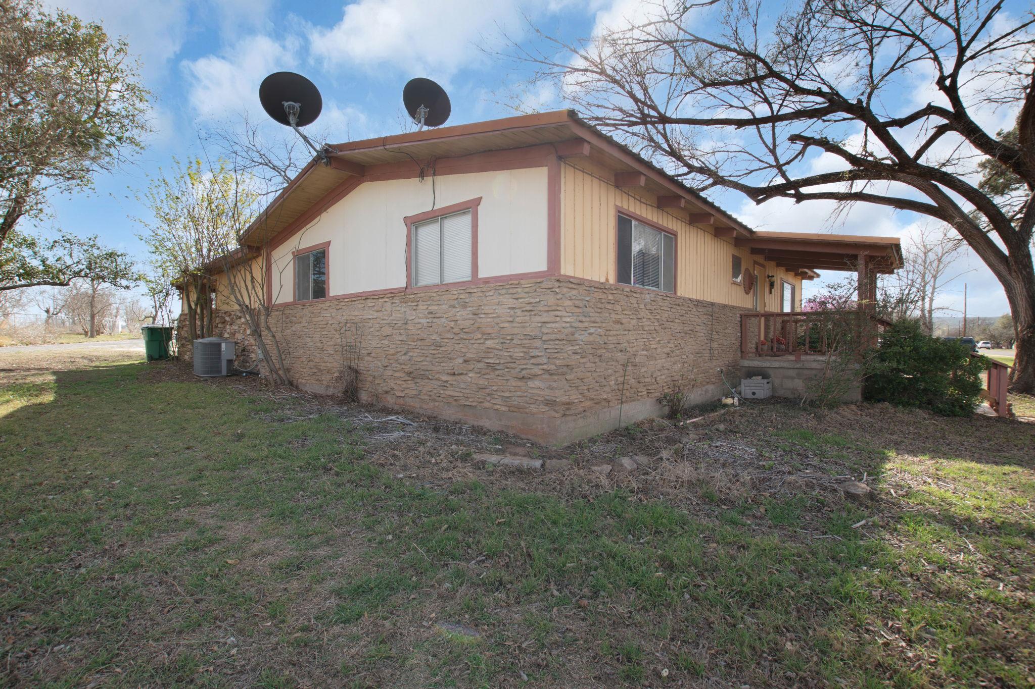 502 N River Oaks Dr Property Photo 3