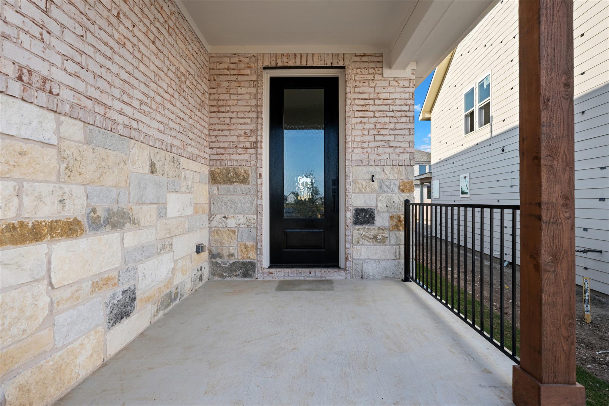 157 Clover Bnd Property Photo 3