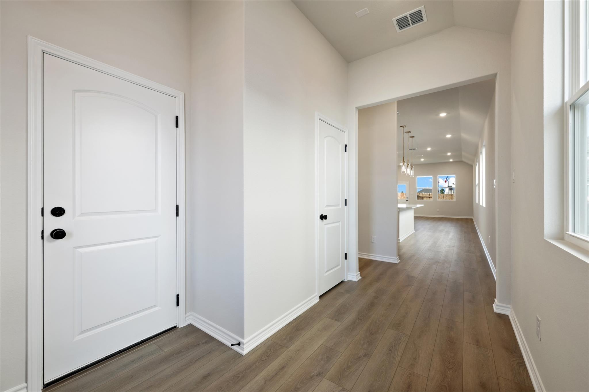 157 Clover Bnd Property Photo 6