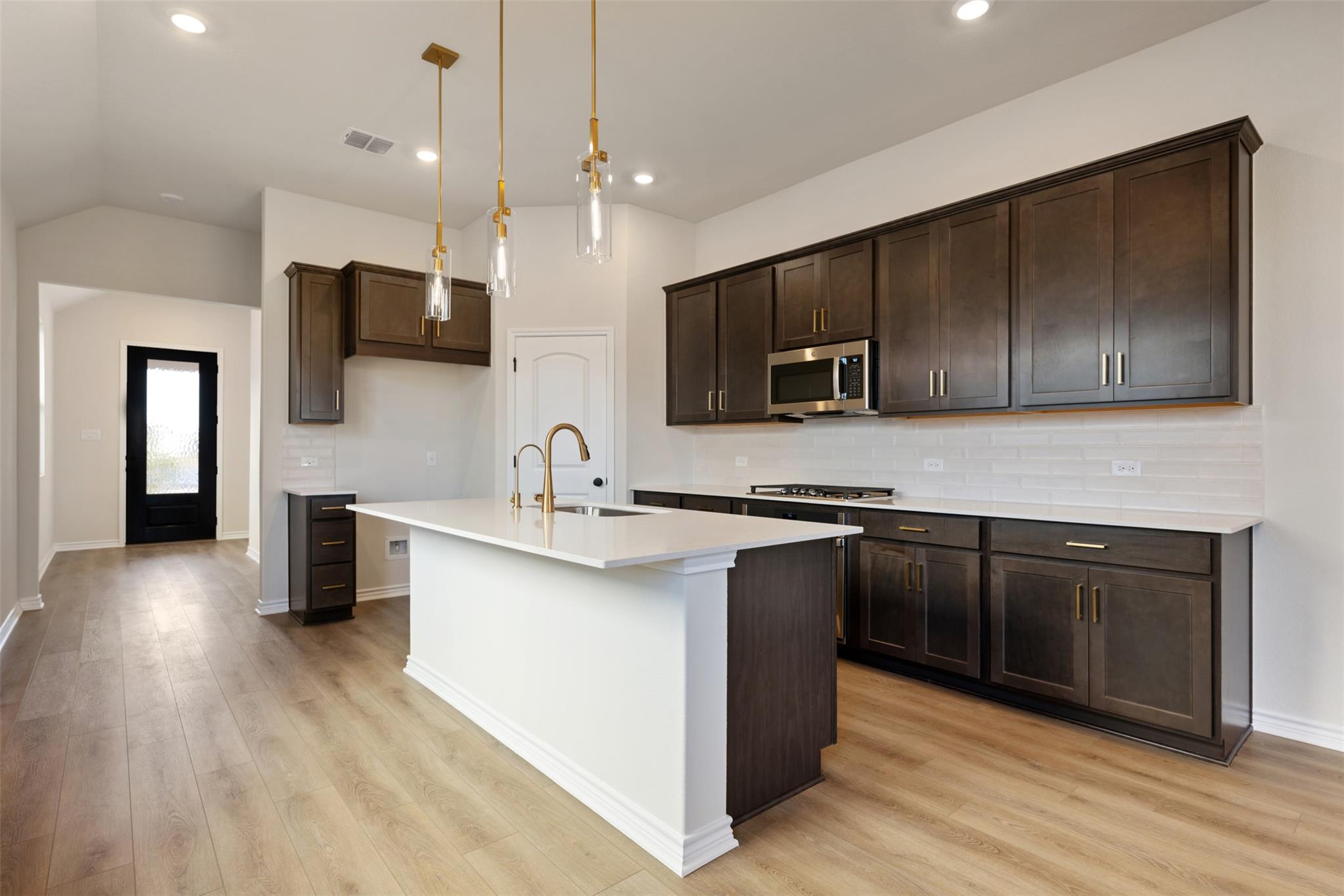 157 Clover Bnd Property Photo 9
