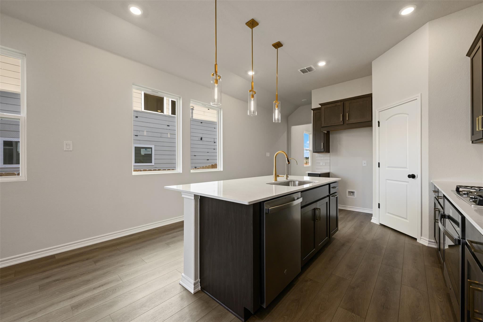 157 Clover Bnd Property Photo 12