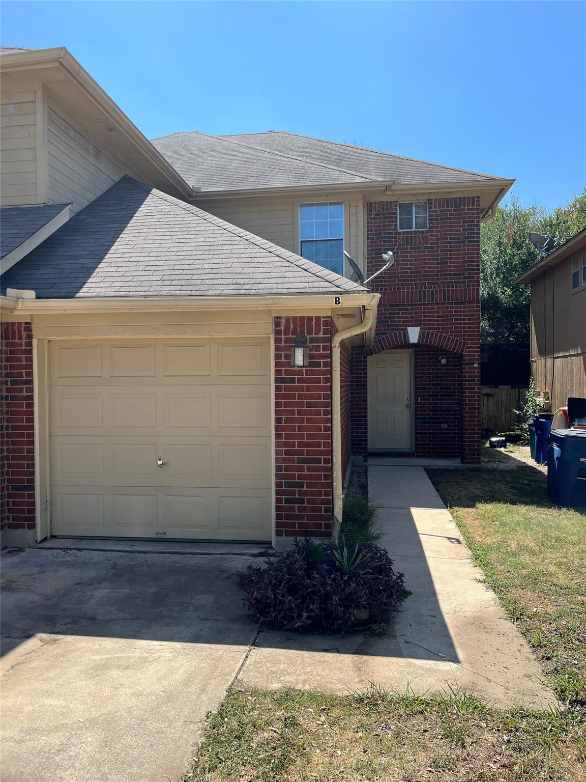 9625 Sugar Hill Dr Property Photo 2