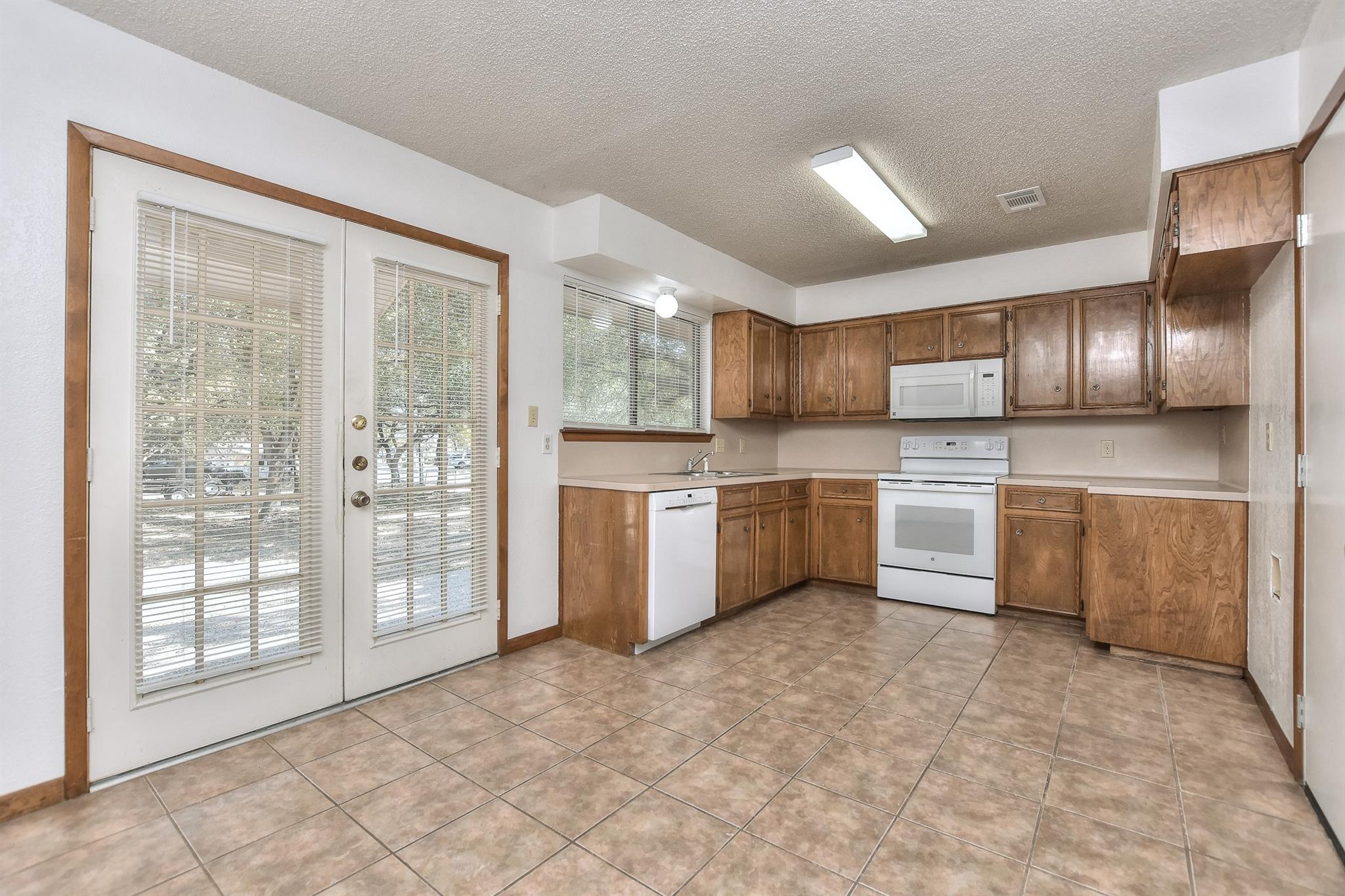 3810 Brangus Rd Property Photo 7