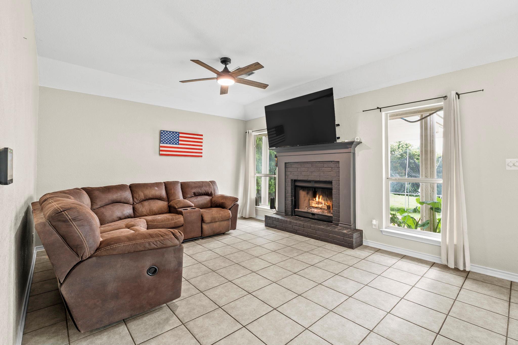 2808 Kneese Dr Property Photo 4