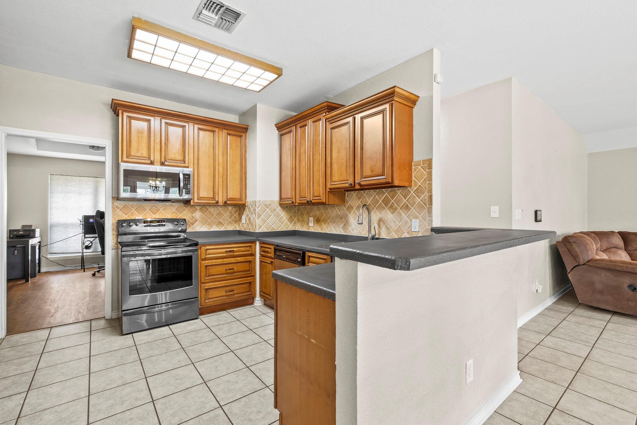2808 Kneese Dr Property Photo 10