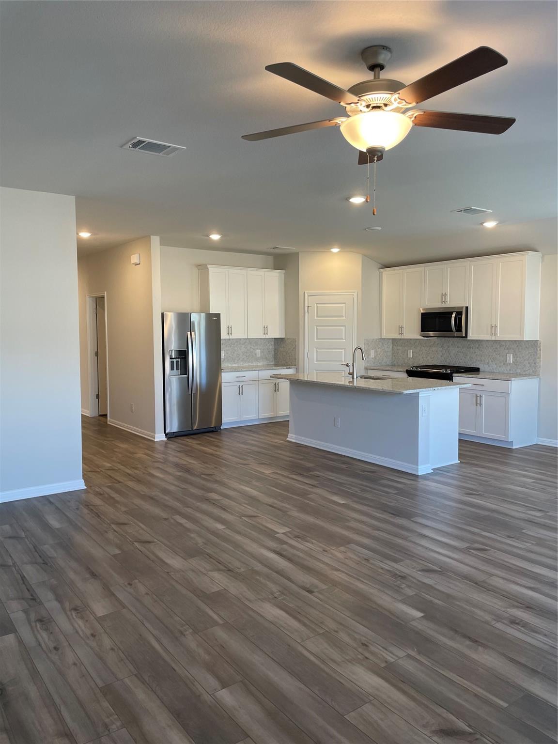 10407 Mager None Property Photo 14