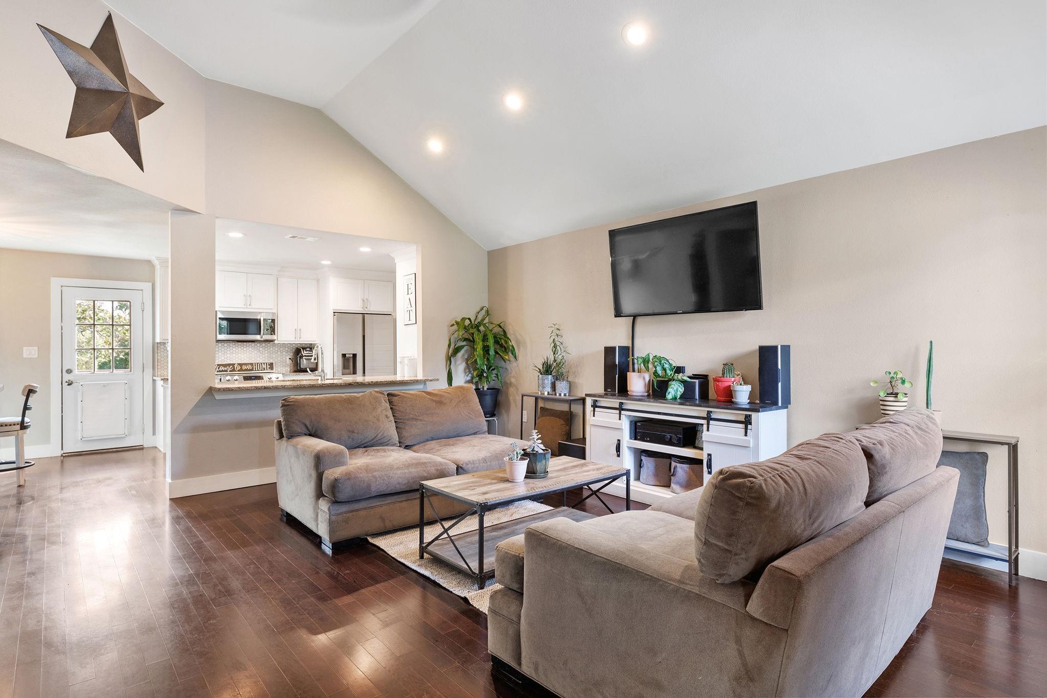 139 Fleetway Dr Property Photo 4