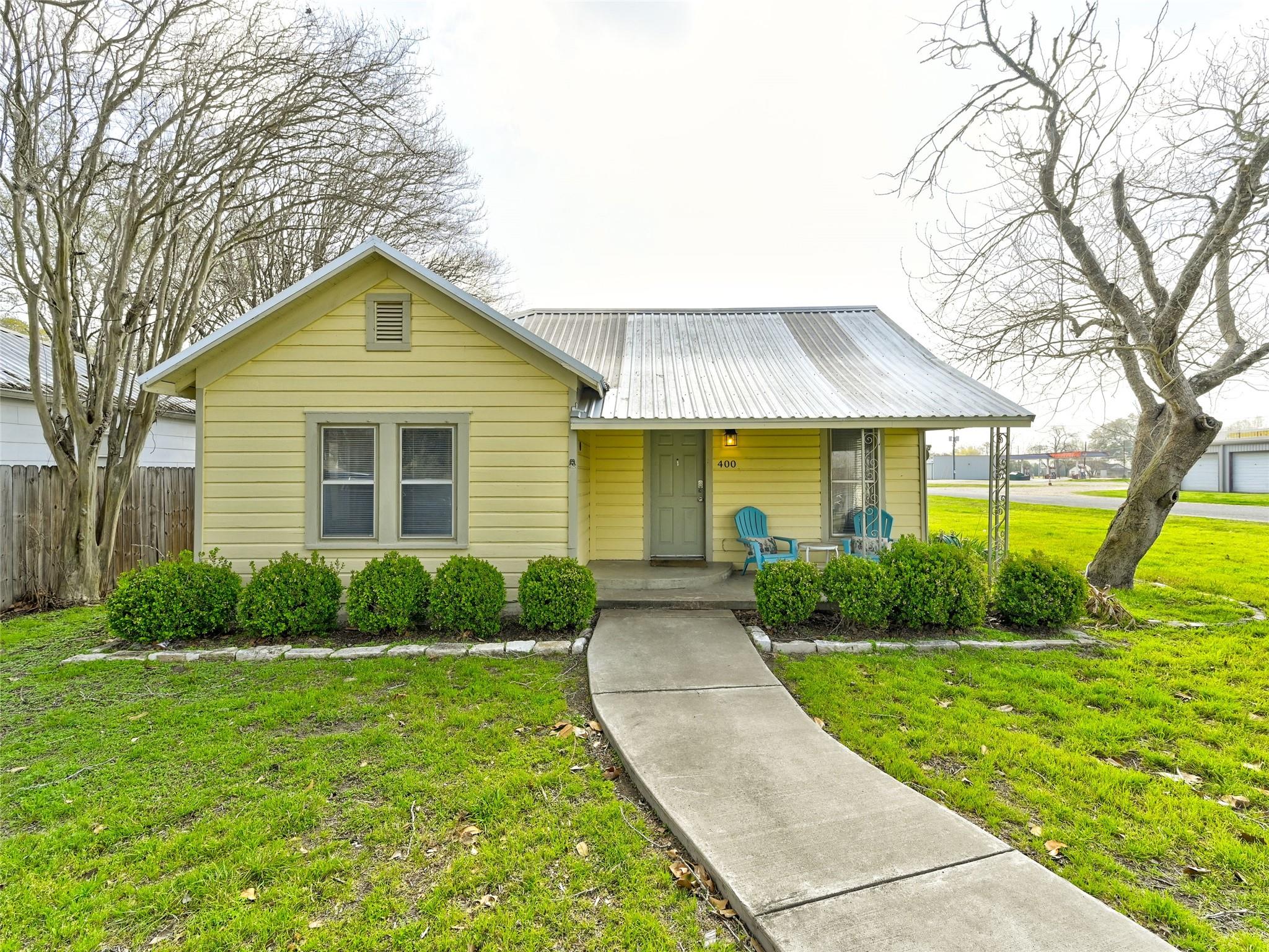 400 Marburger St Property Photo